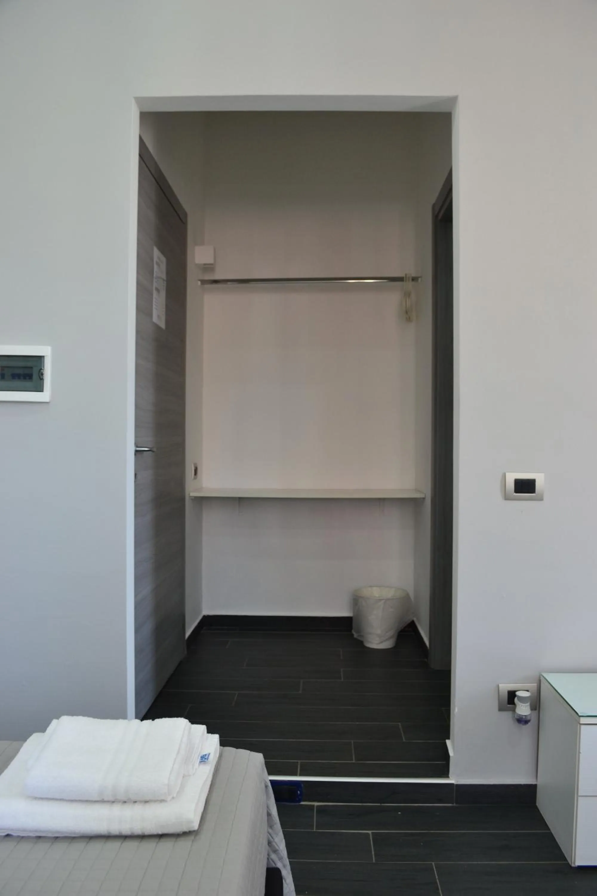 wardrobe in Le Porte di Napoli - Rooms