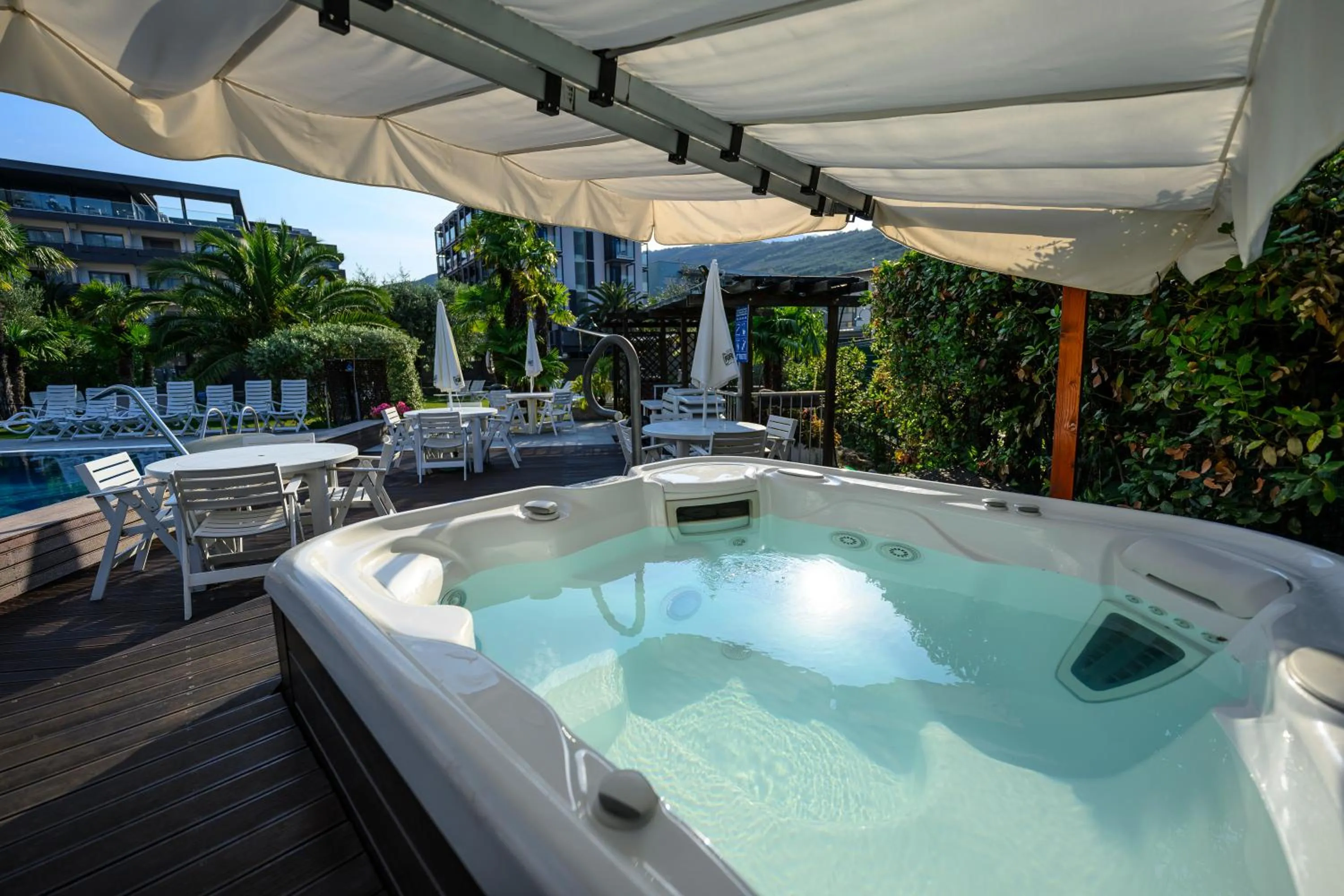 Hot Tub in Hotel Riviera