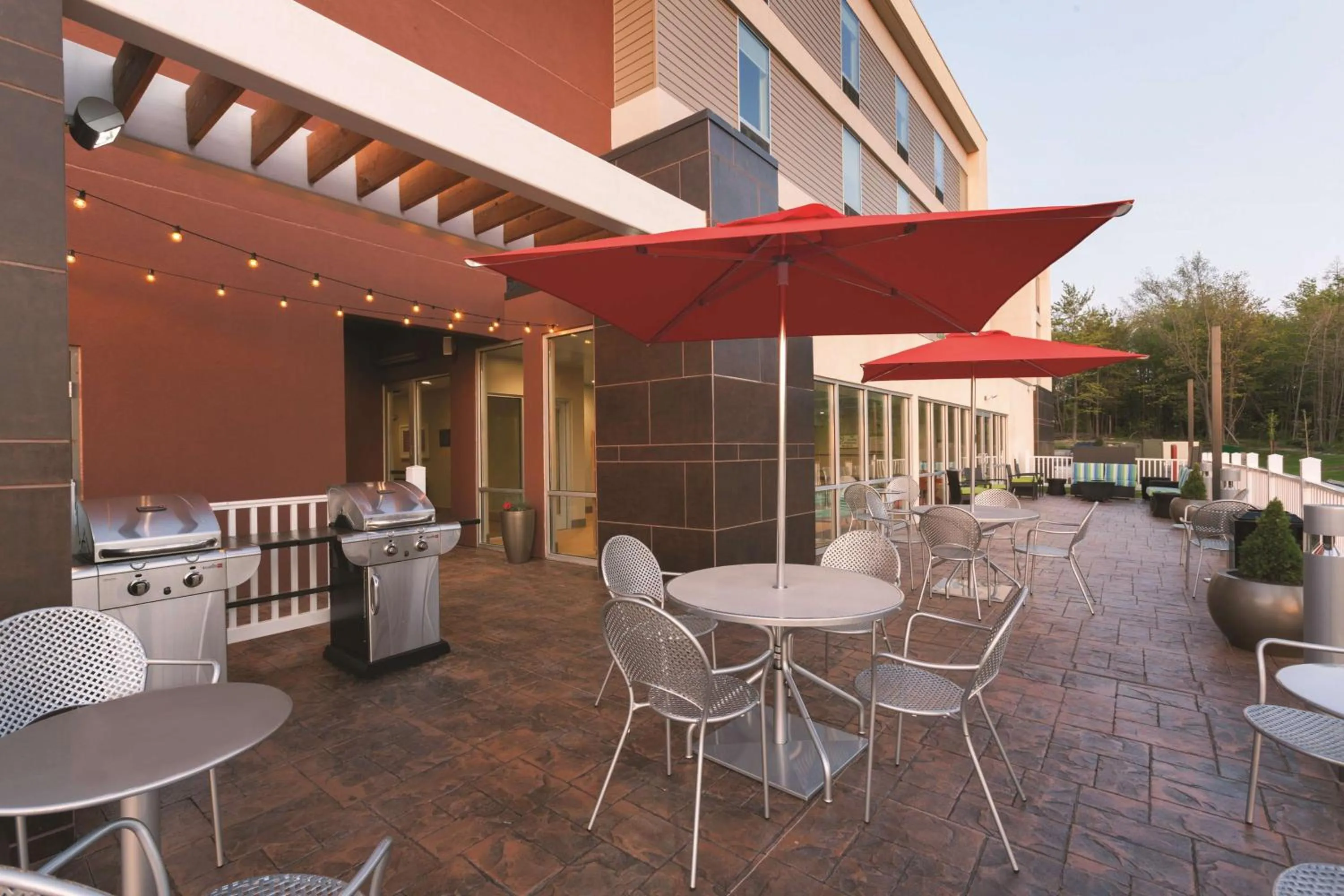 Restaurant/places to eat in Home2 Suites by Hilton Erie