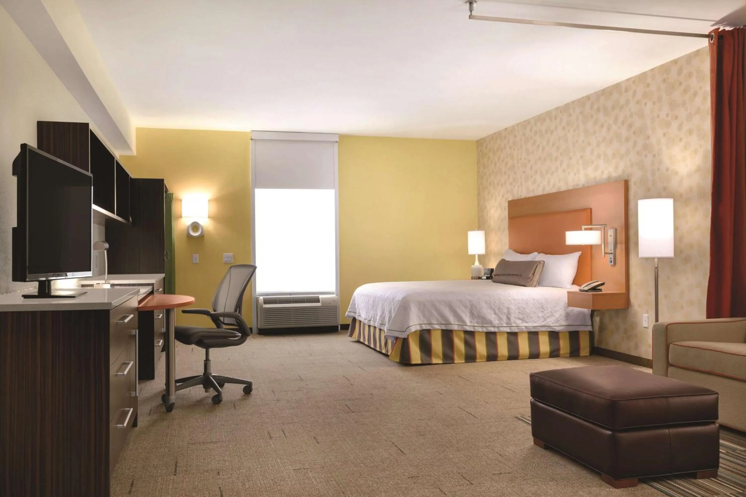 Bed in Home2 Suites by Hilton Erie