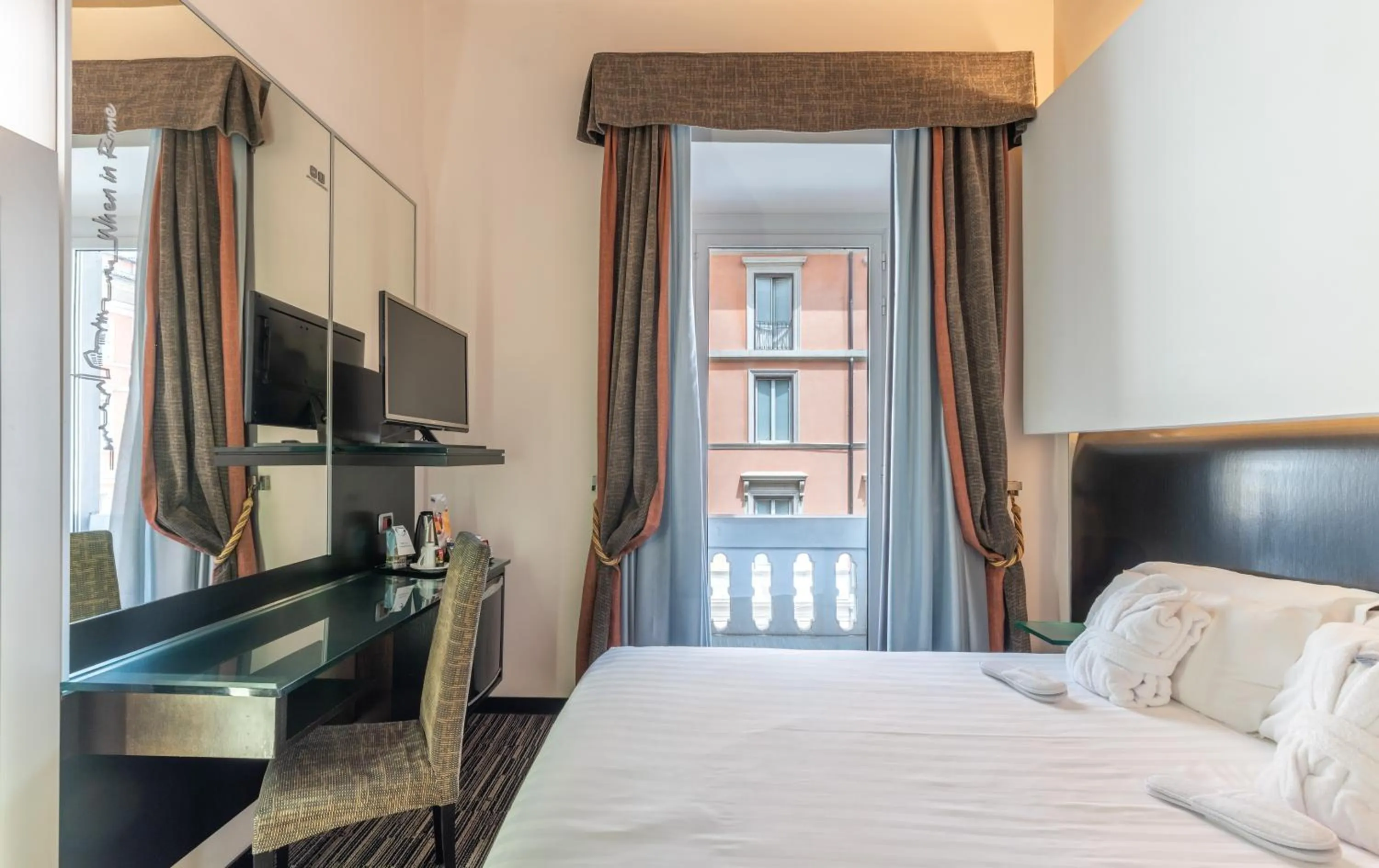 Bedroom, Bed in Best Western Plus Hotel Universo