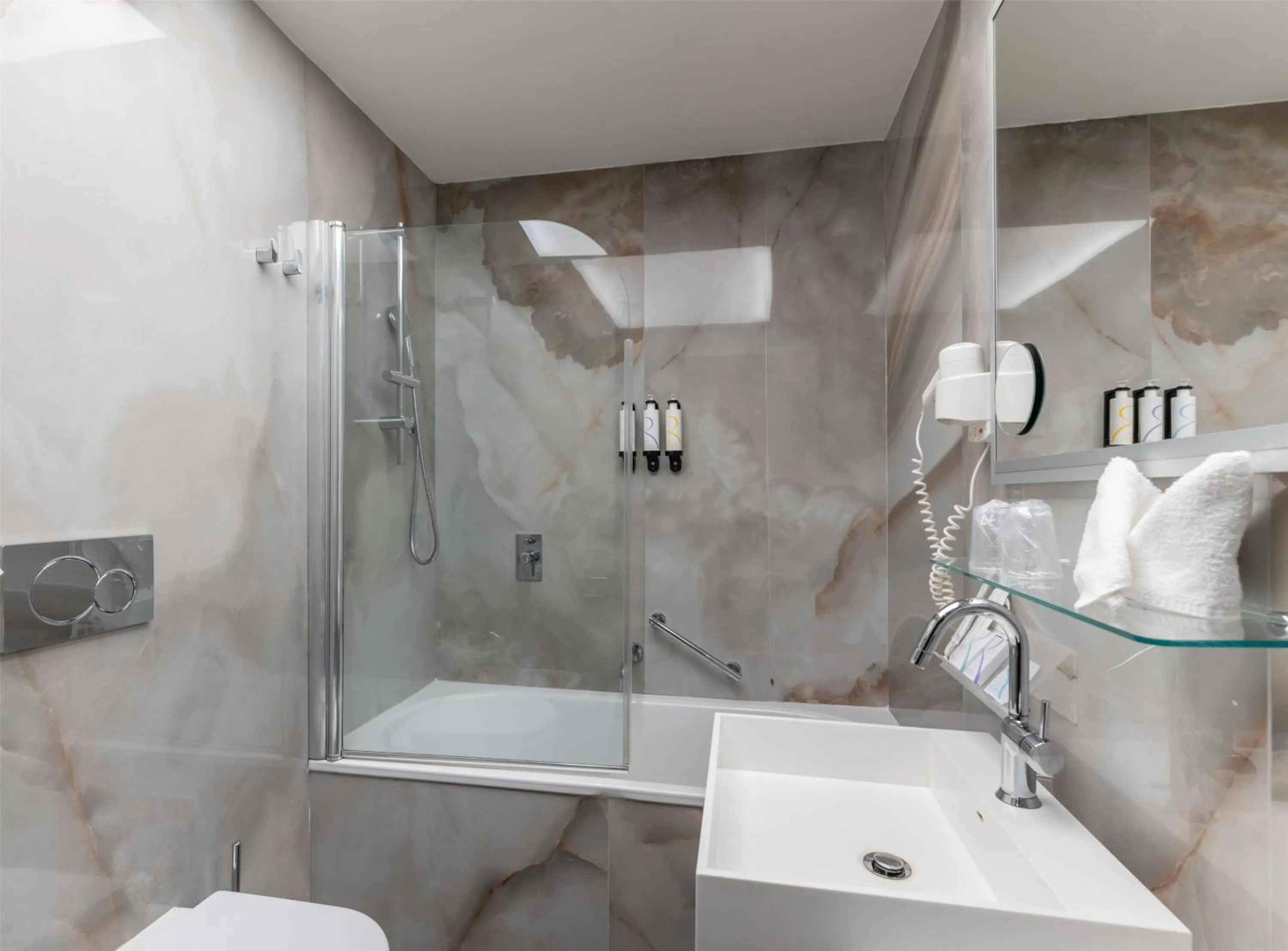 Bathroom in Best Western Plus Hotel Universo