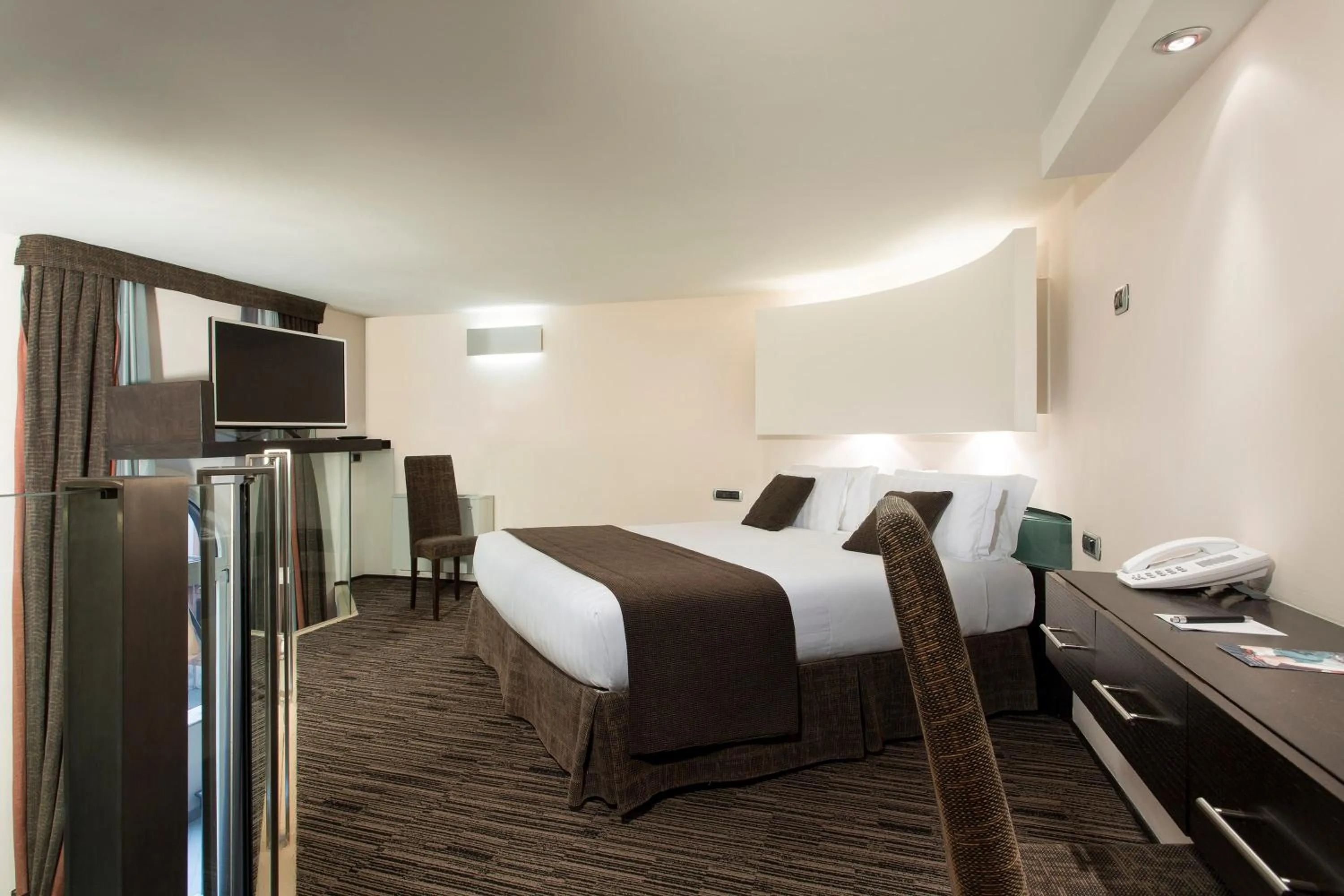 Bedroom, Bed in Best Western Plus Hotel Universo