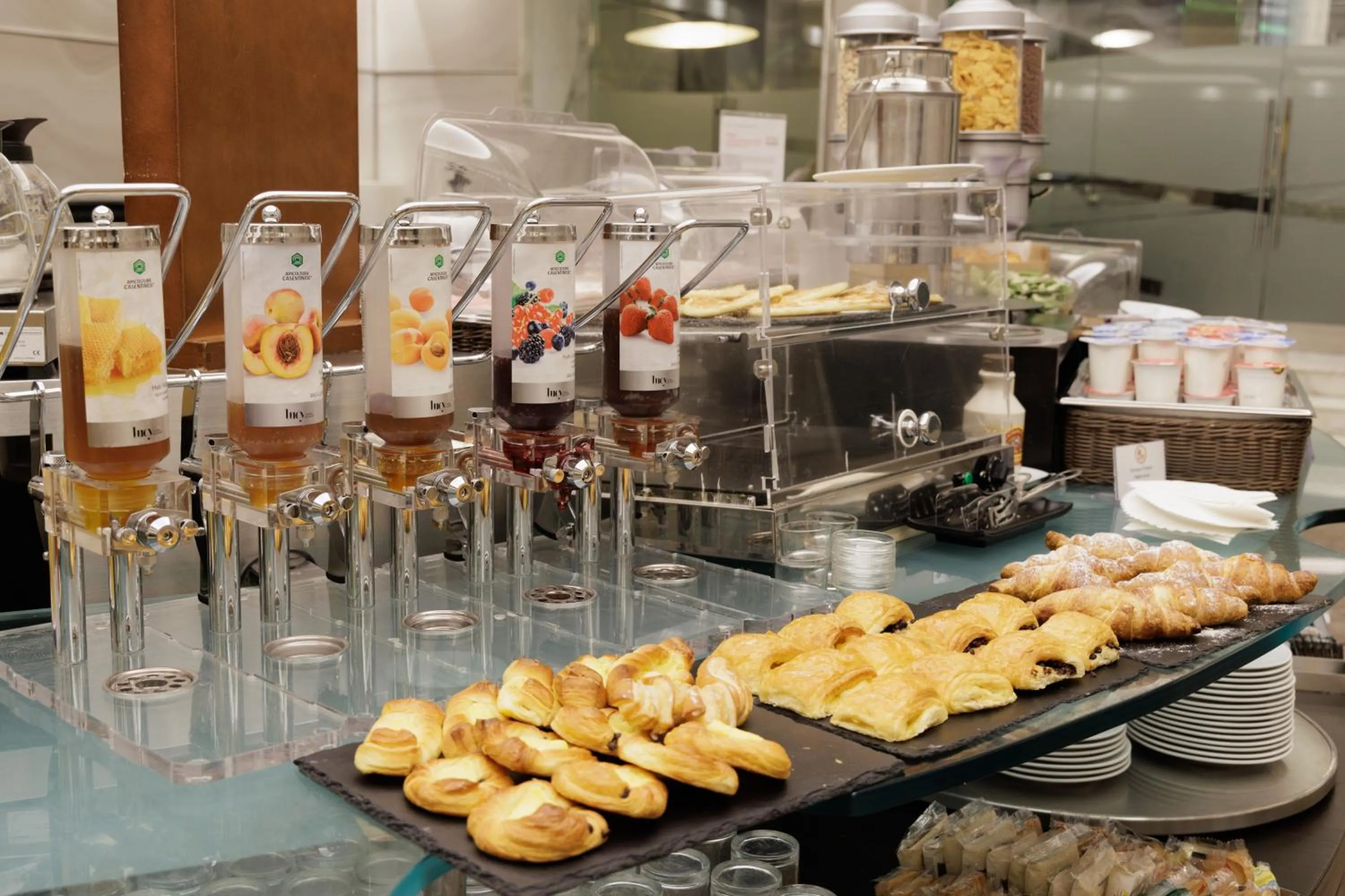 Buffet breakfast in Best Western Plus Hotel Universo