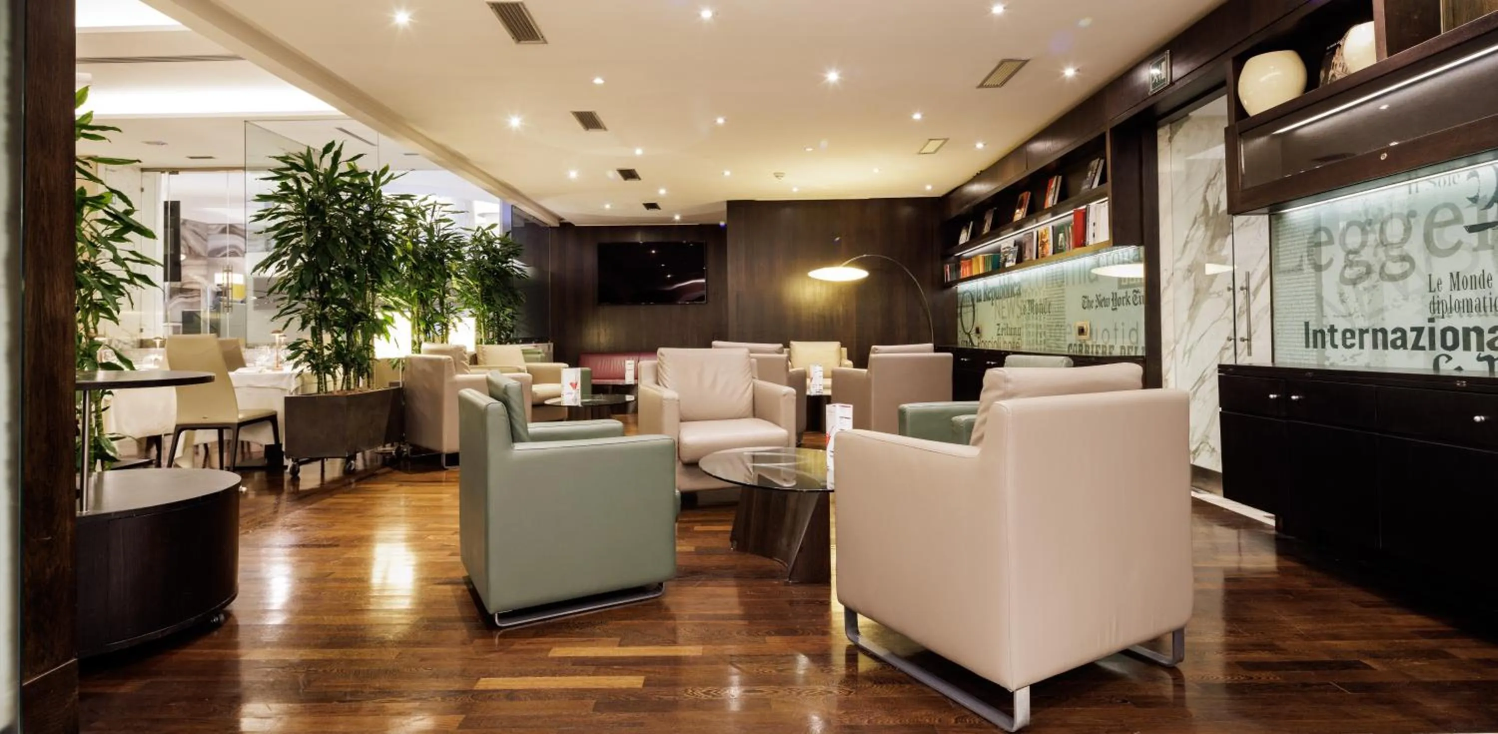 Lounge or bar in Best Western Plus Hotel Universo
