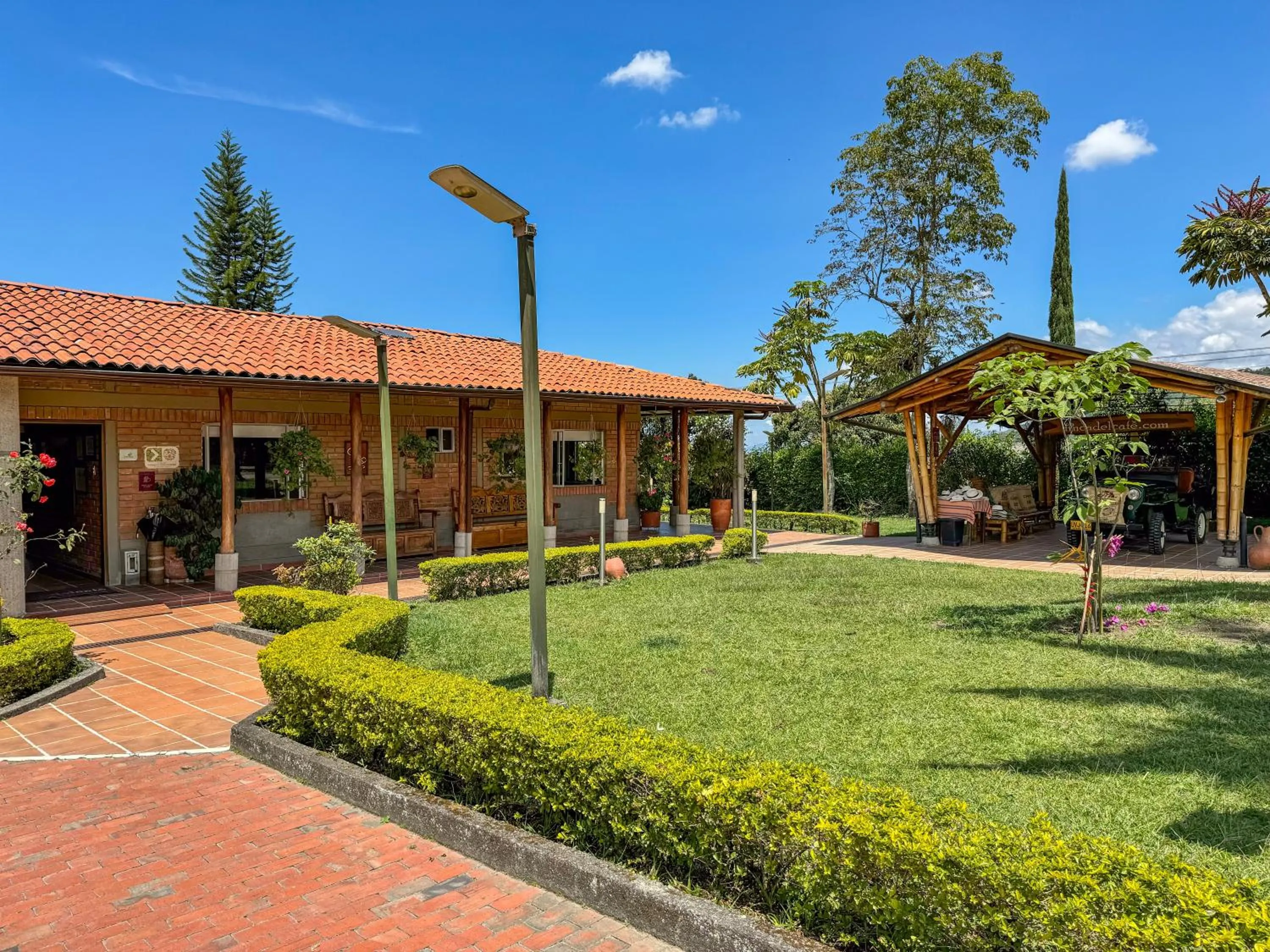 Property building in Finca del Café - Casa Typica