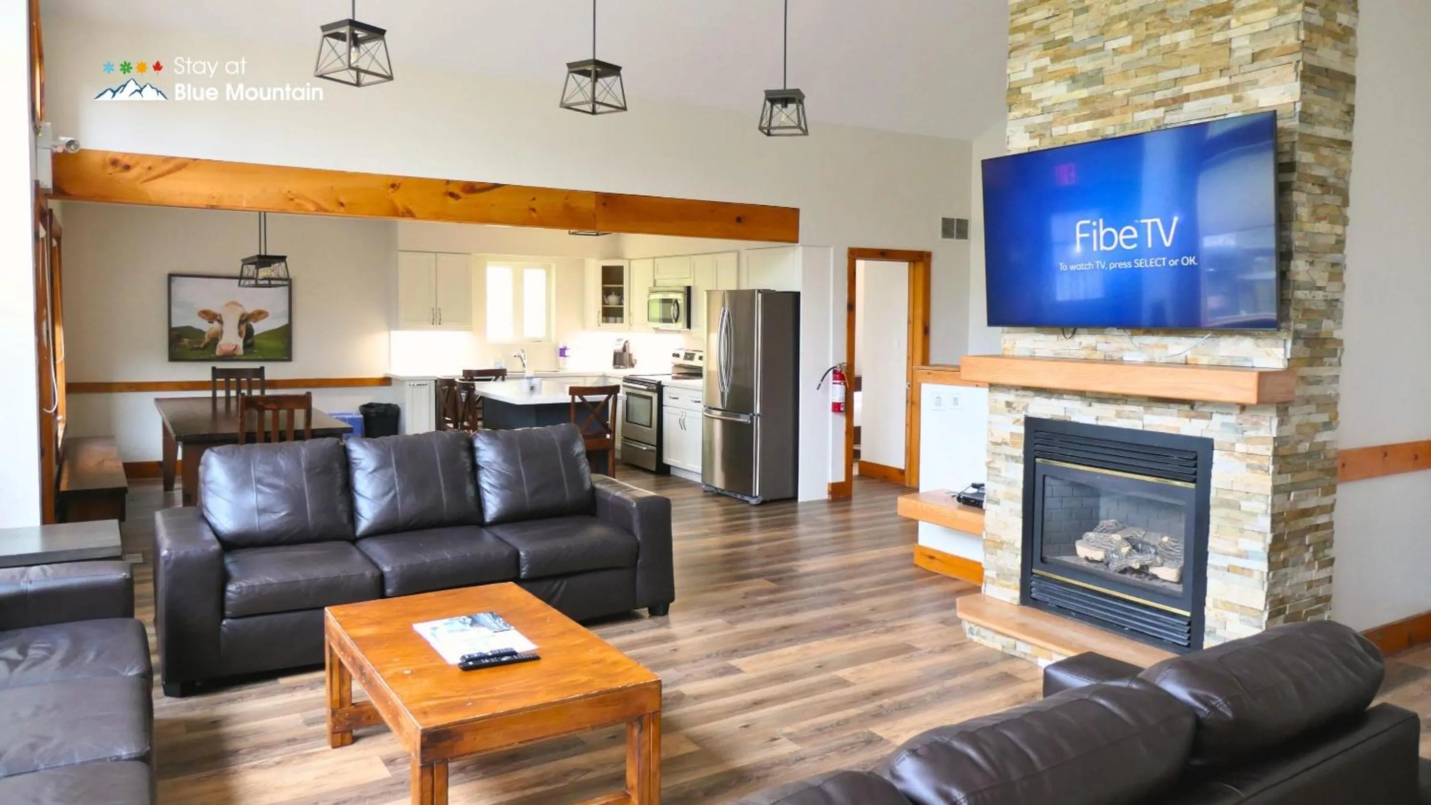 Living room in Summit Ridge 1