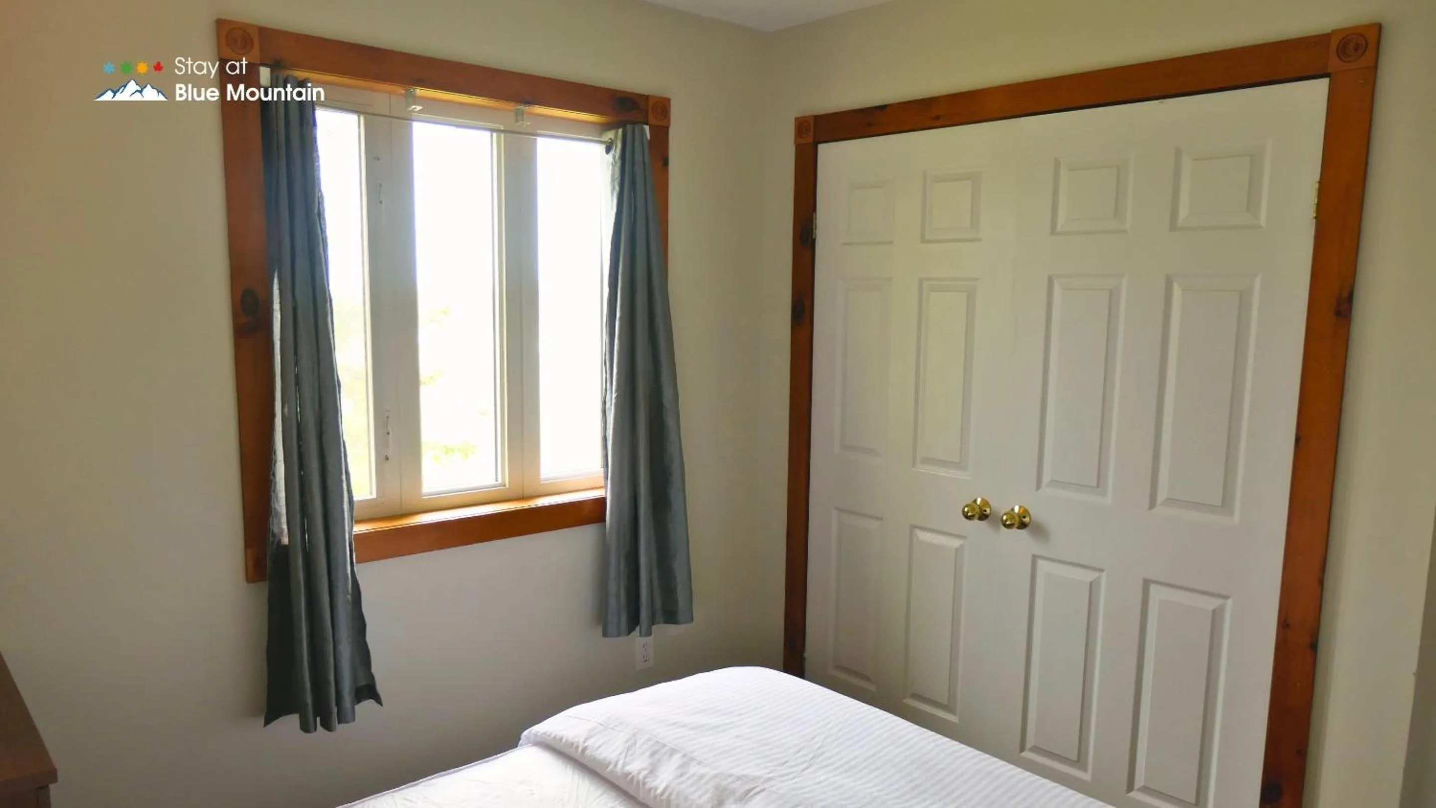 Bedroom in Summit Ridge 1