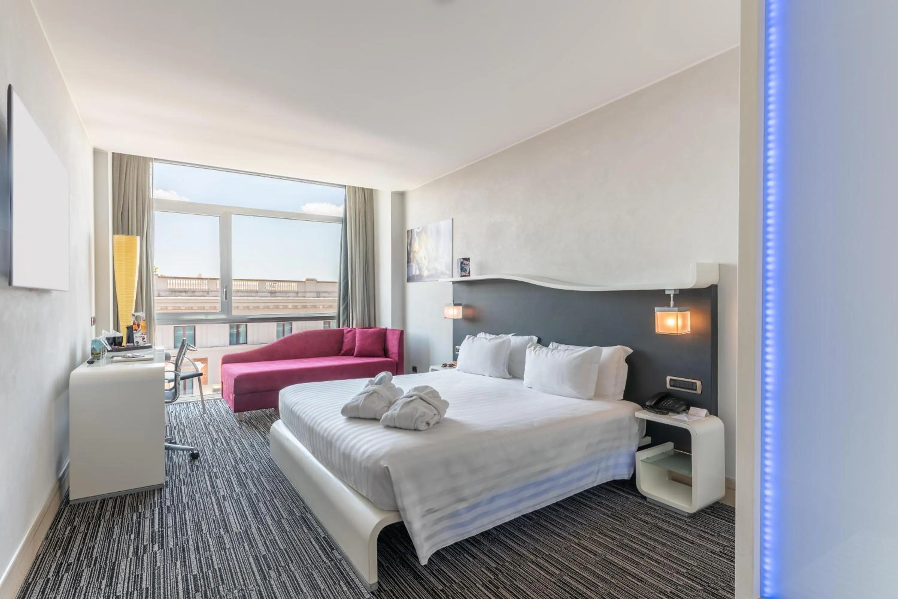 Photo of the whole room, Bed in Best Western Premier Hotel Royal Santina