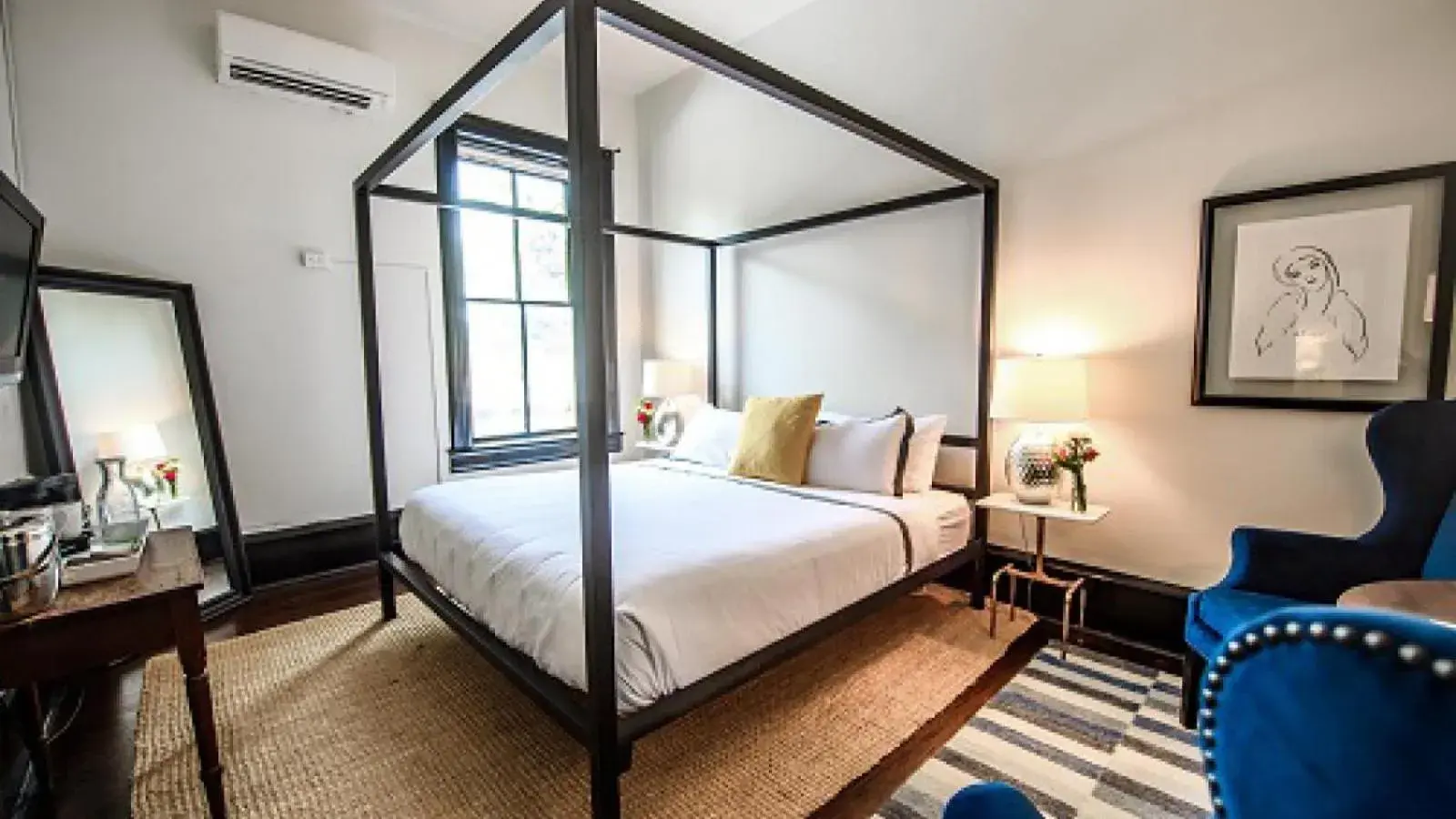 King Room with Balcony in Hotel Giles King Room with Balcony in Hotel Giles