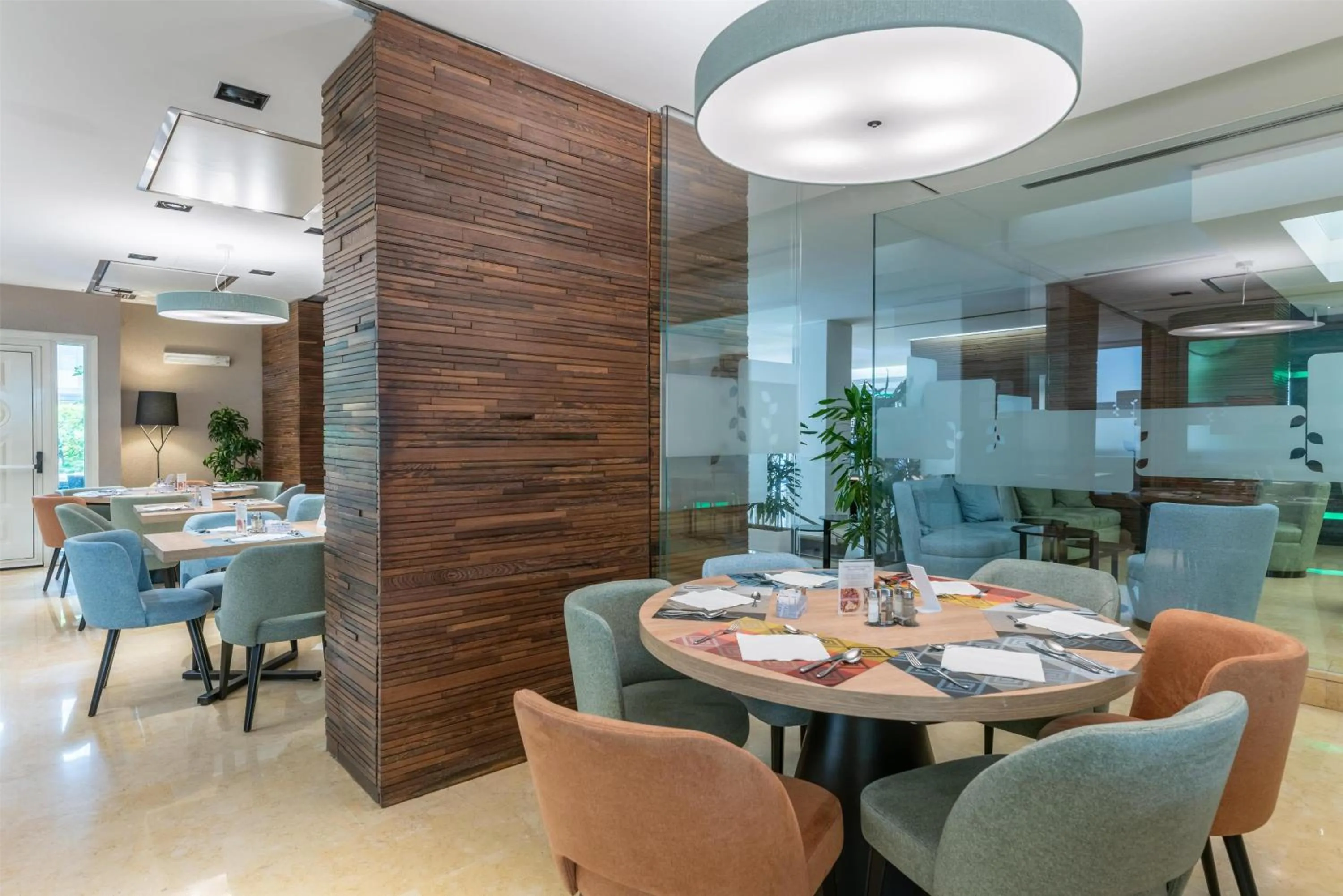 Restaurant/places to eat in Hilton Garden Inn Rome Claridge