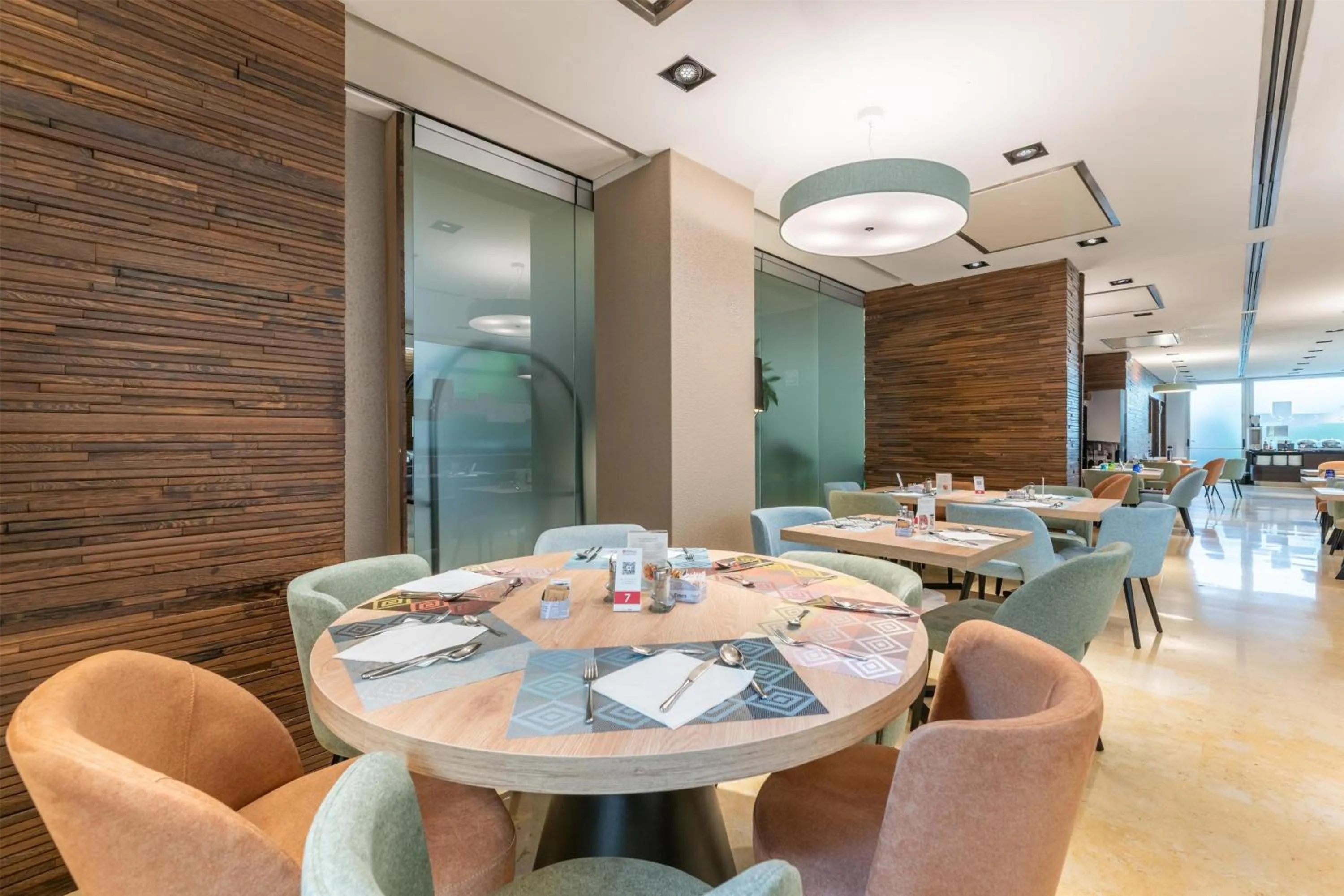 Restaurant/places to eat in Hilton Garden Inn Rome Claridge