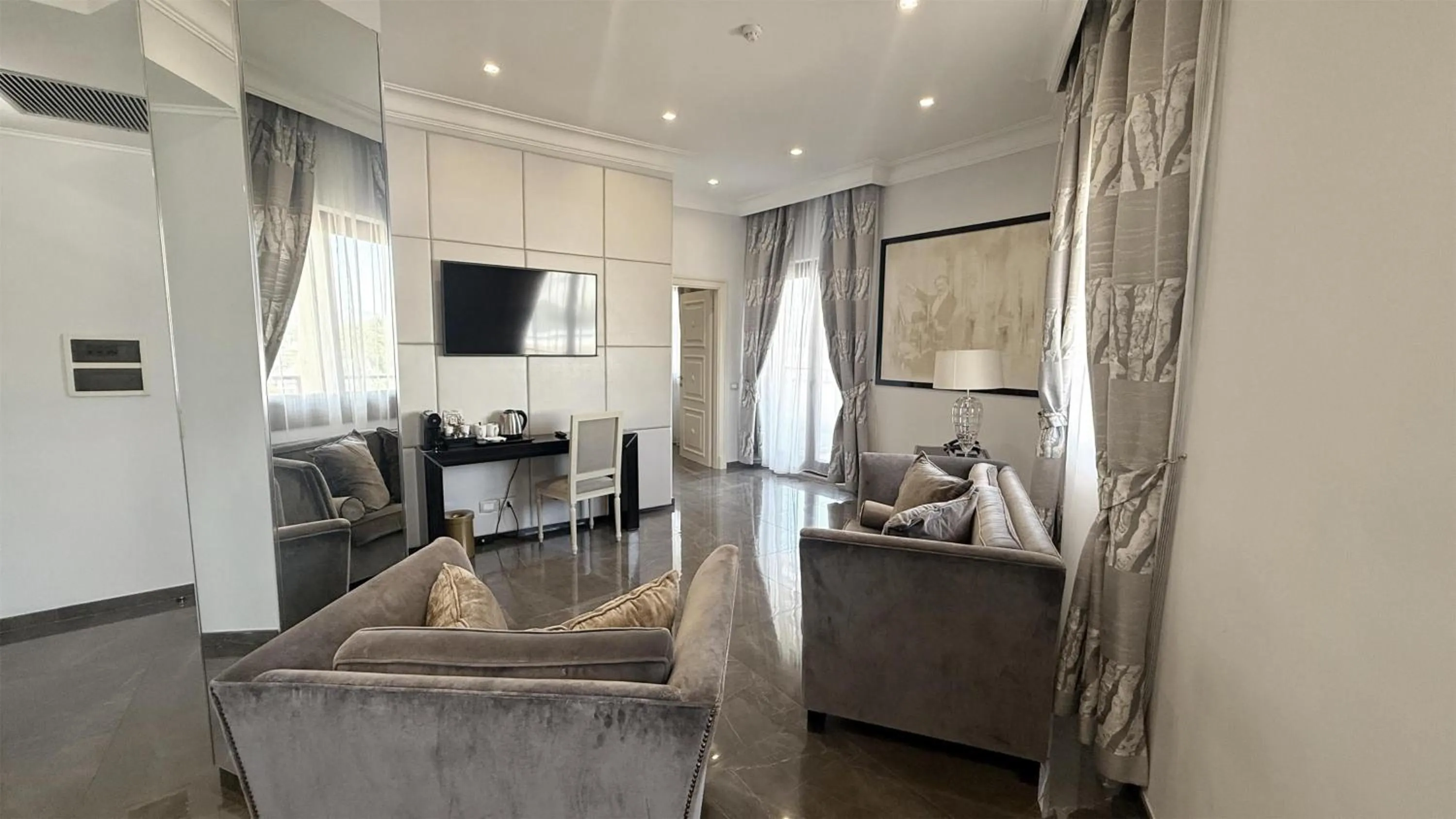 Photo of the whole room in Radisson Blu GHR Rome