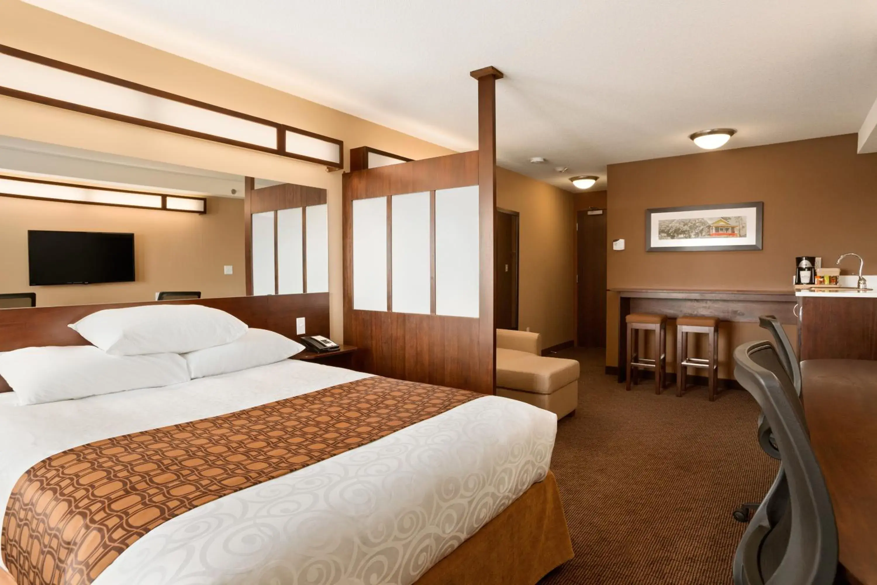 Business Queen Room - Non-Smoking in Microtel Inn & Suites by Wyndham Blackfalds Business Queen Room - Non-Smoking in Microtel Inn & Suites by Wyndham Blackfalds