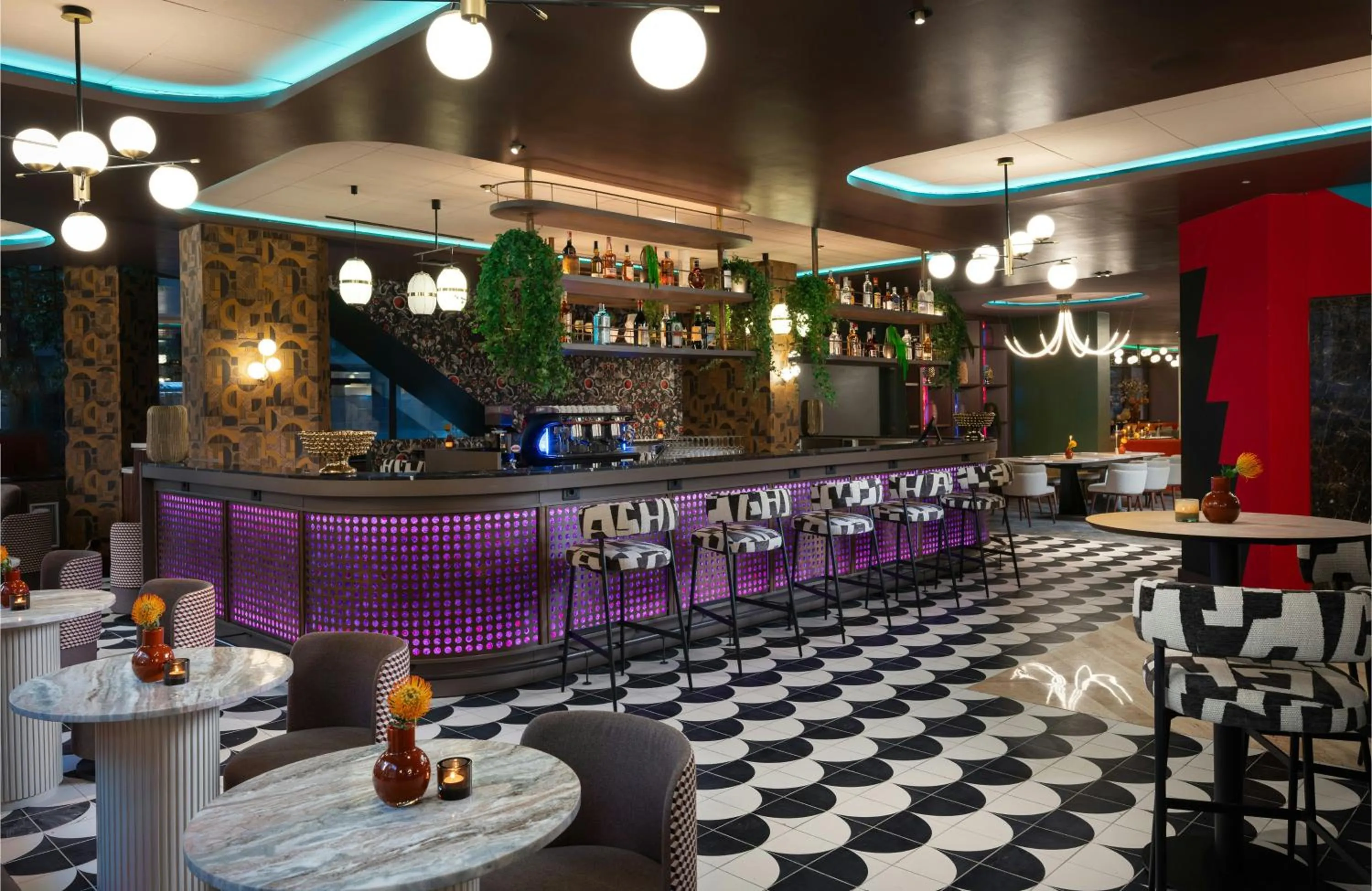 Lounge or bar in NYX Hotel Rome by Leonardo Hotels