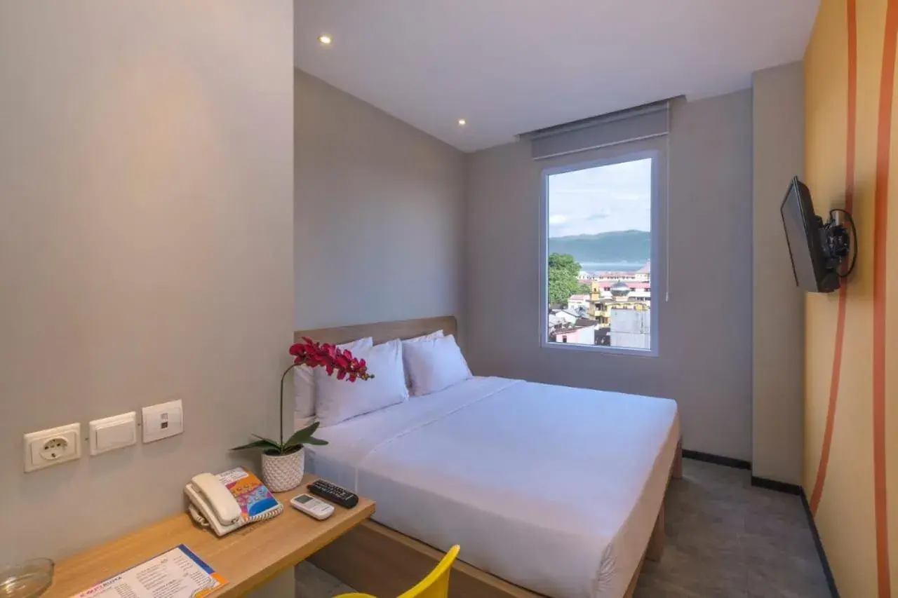 Superior Double Room in Rumaruma Farvet Residence @ Ambon Superior Double Room in Rumaruma Farvet Residence @ Ambon