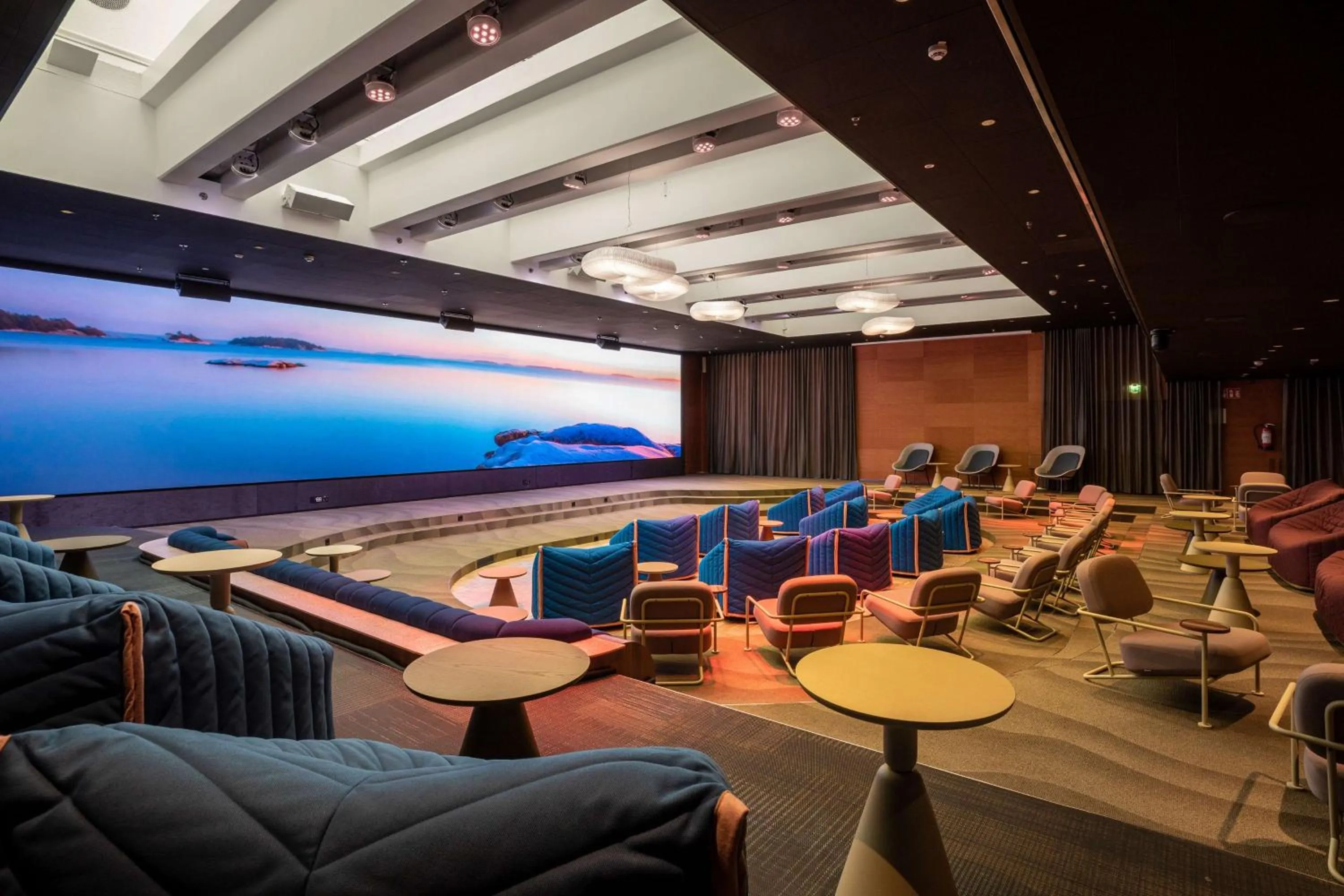 Meeting/conference room in Scandic Helsinki Hub