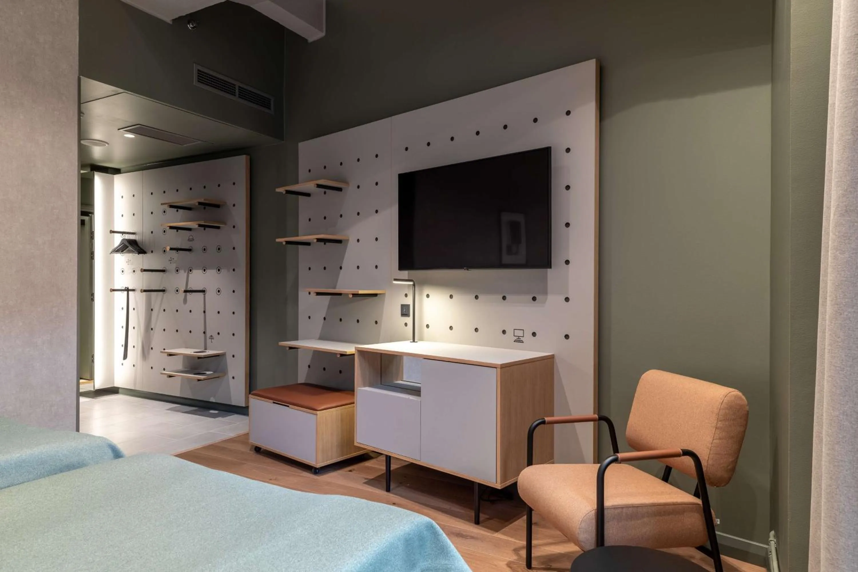 Bedroom, Bed in Scandic Helsinki Hub