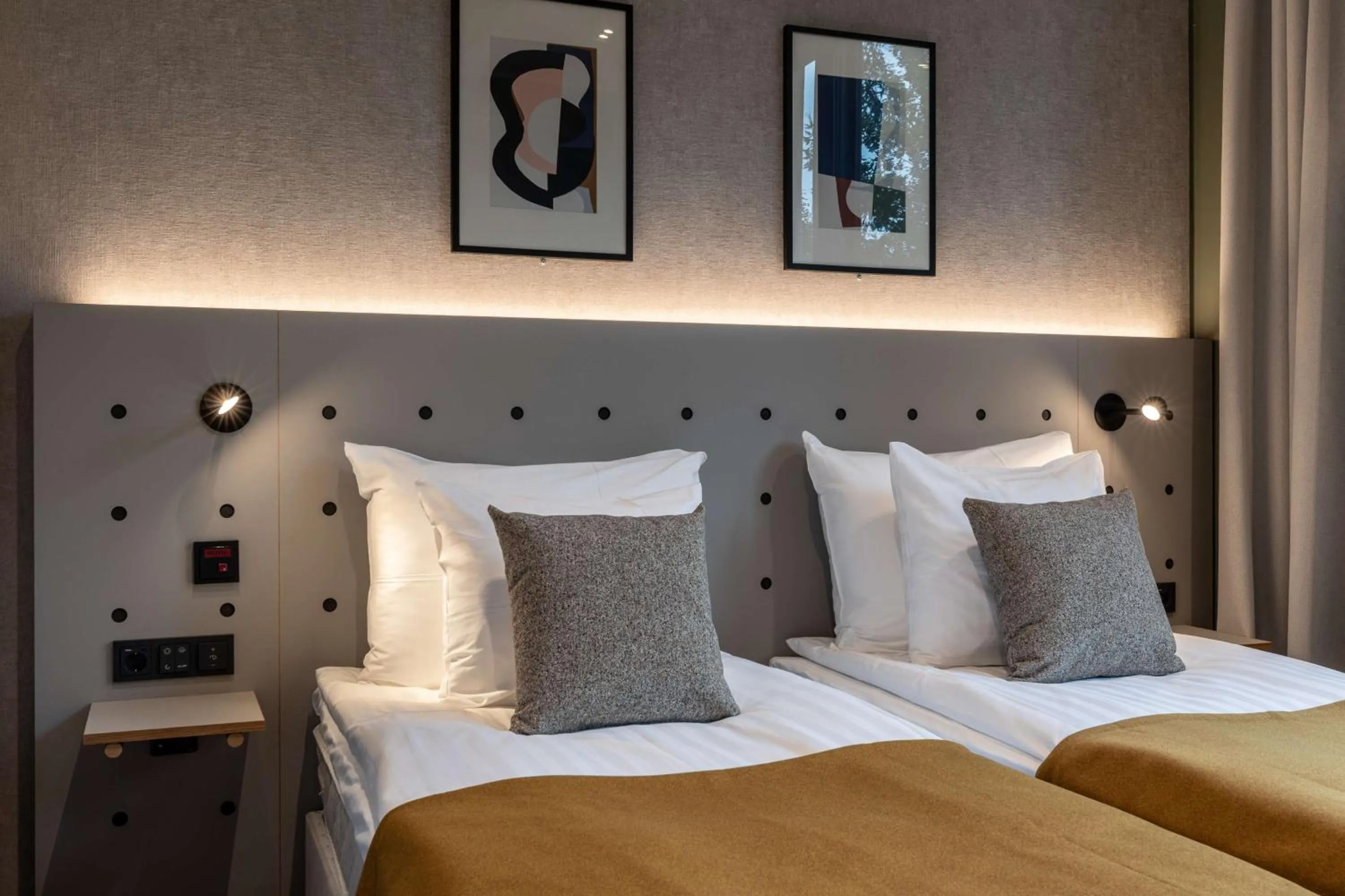 Bedroom, Bed in Scandic Helsinki Hub