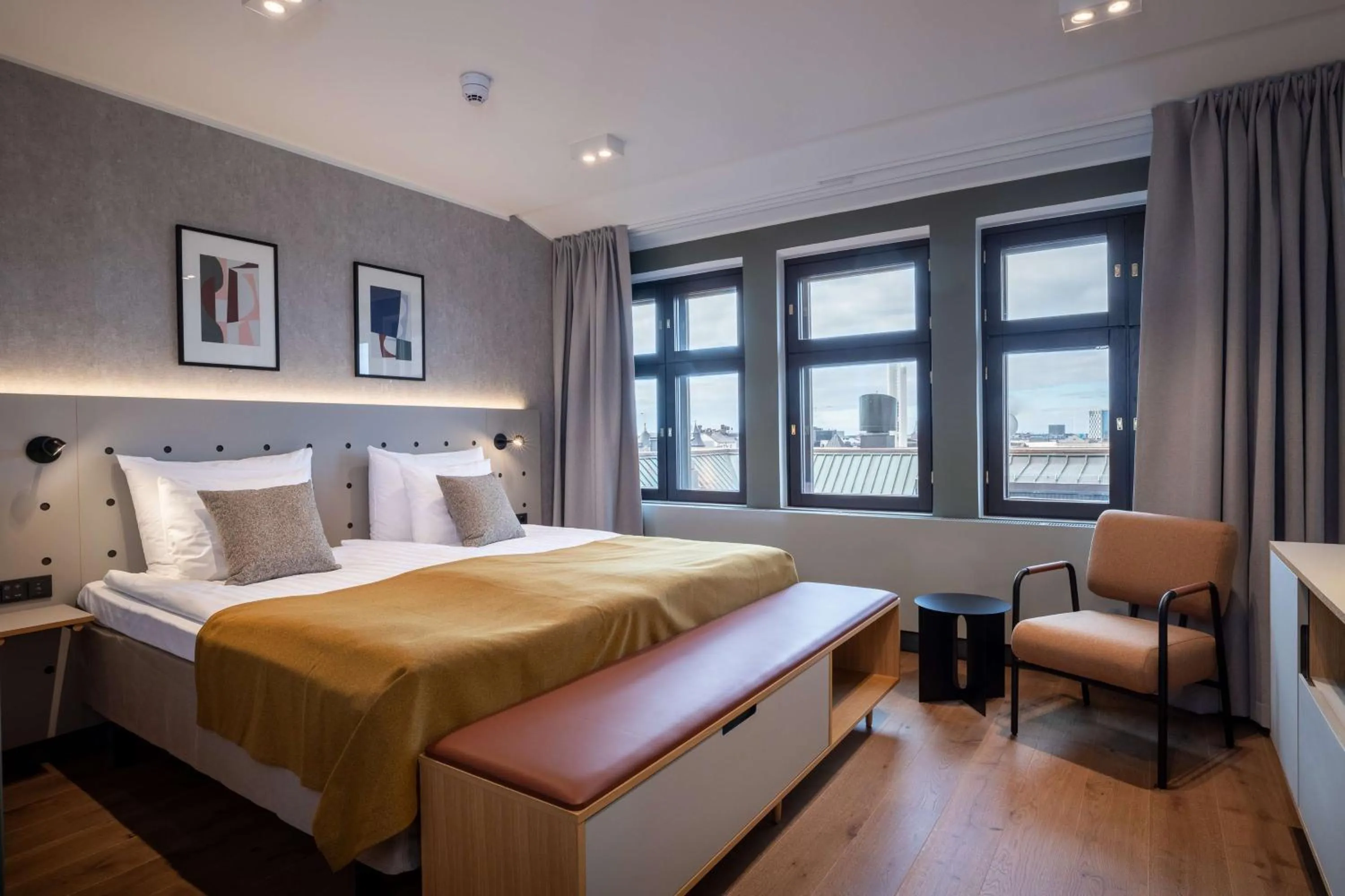 Bedroom, Bed in Scandic Helsinki Hub