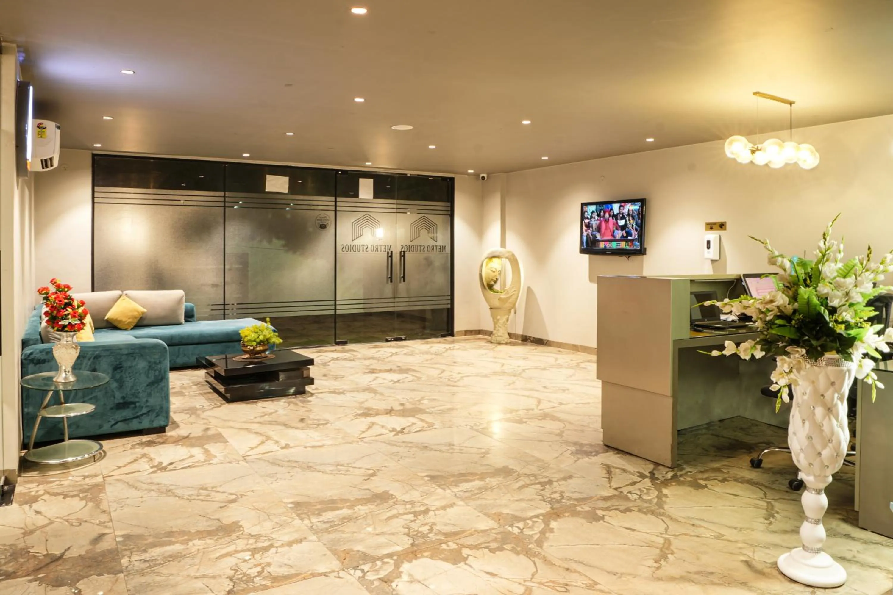 Seating area in METRO STUDIOS