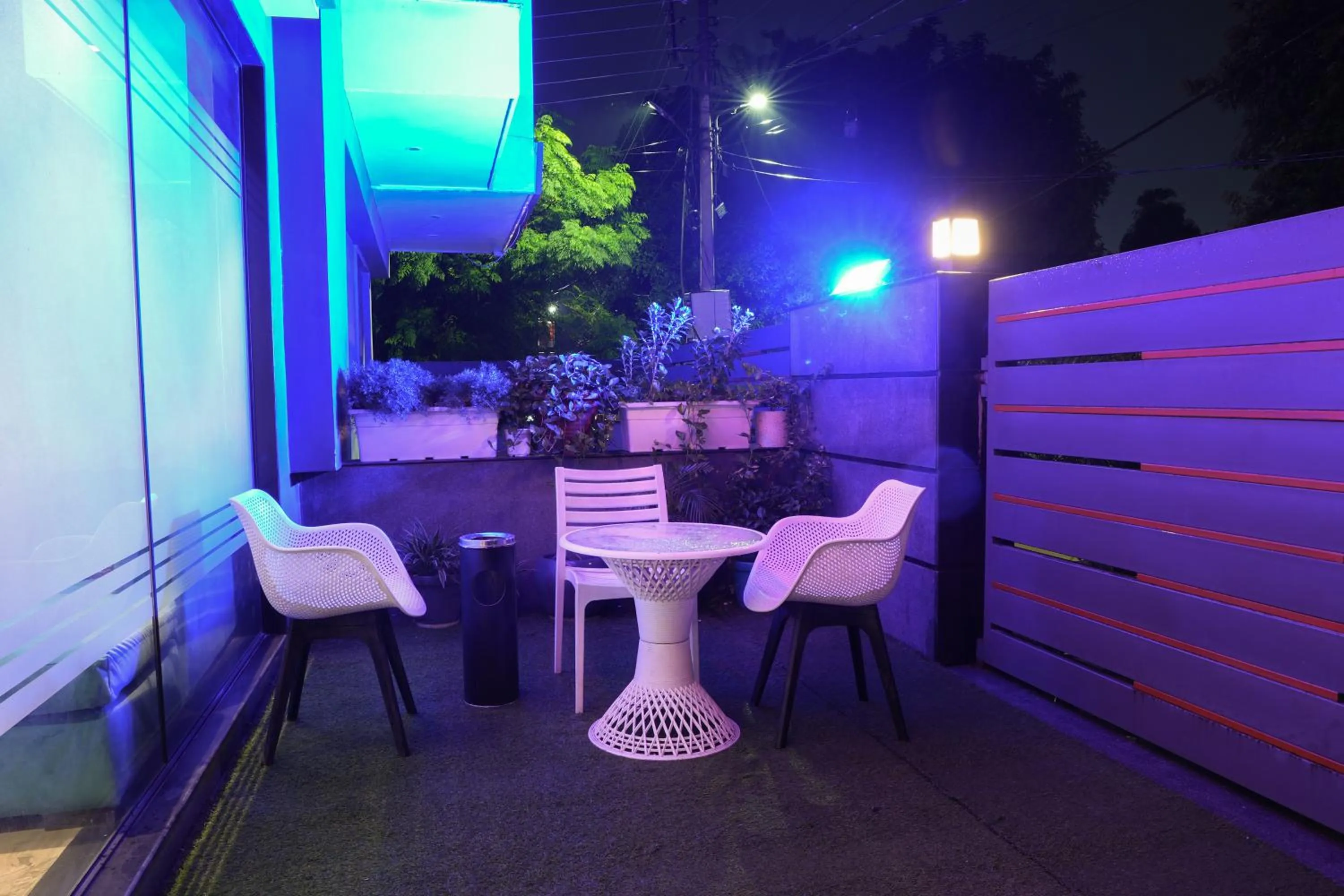 Seating area in METRO STUDIOS