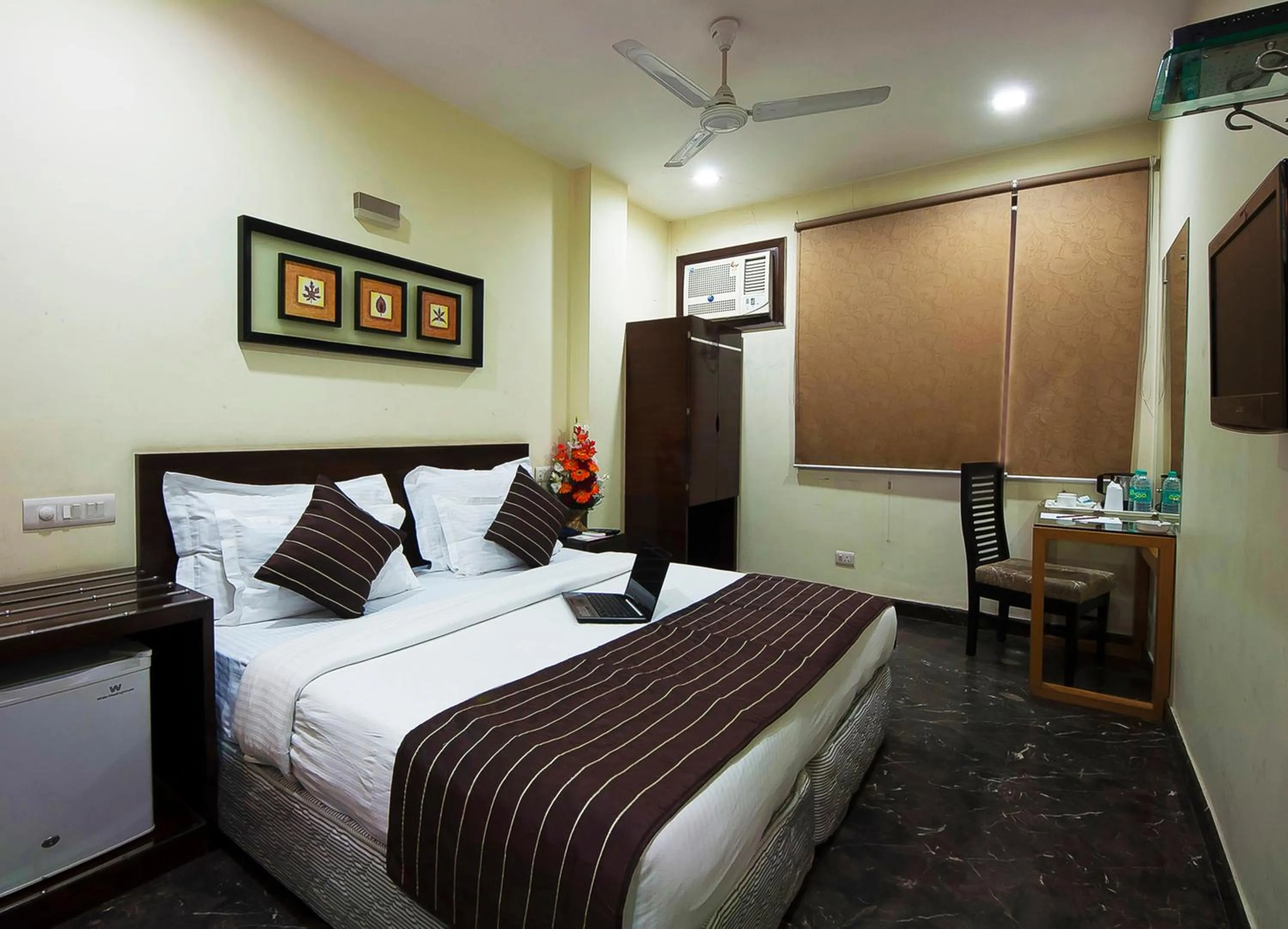 Photo of the whole room, Bed in Hotel Metropolitan