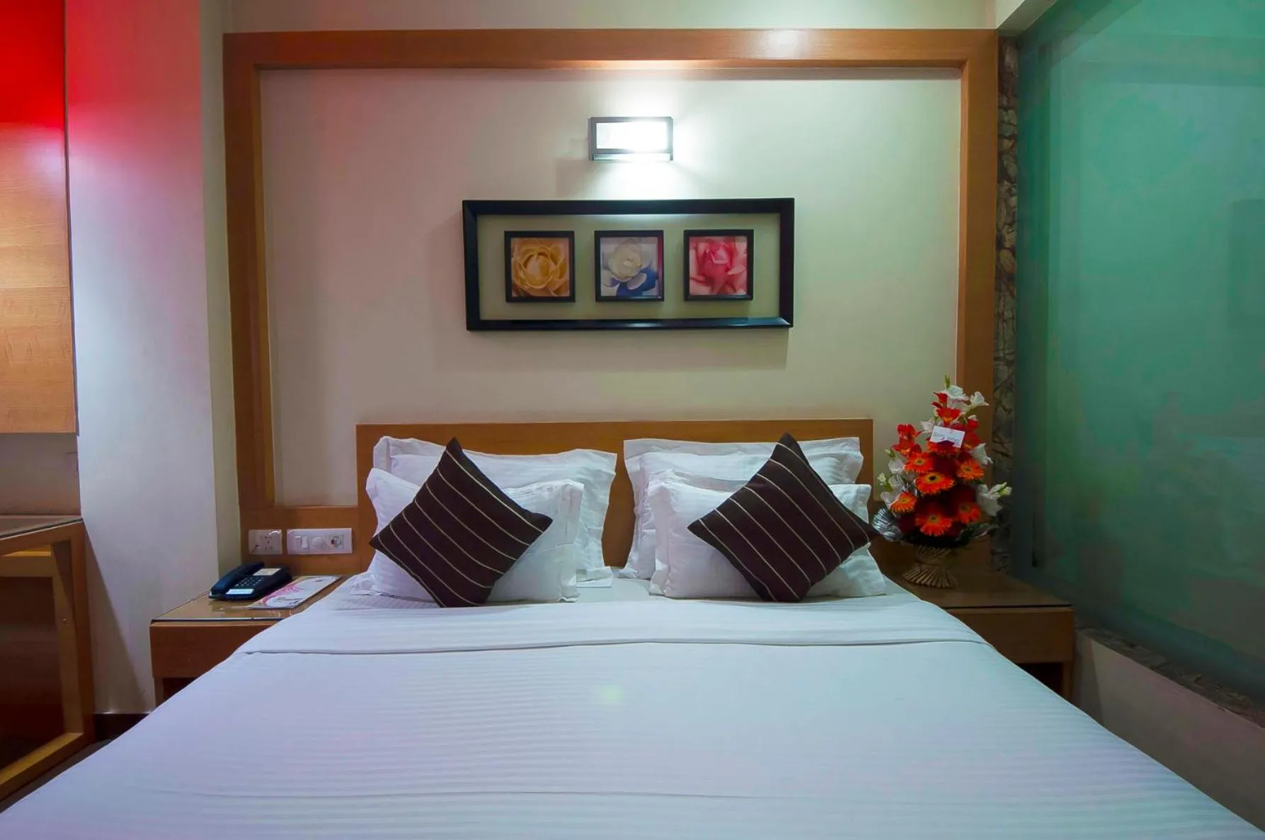 Photo of the whole room, Bed in Hotel Metropolitan