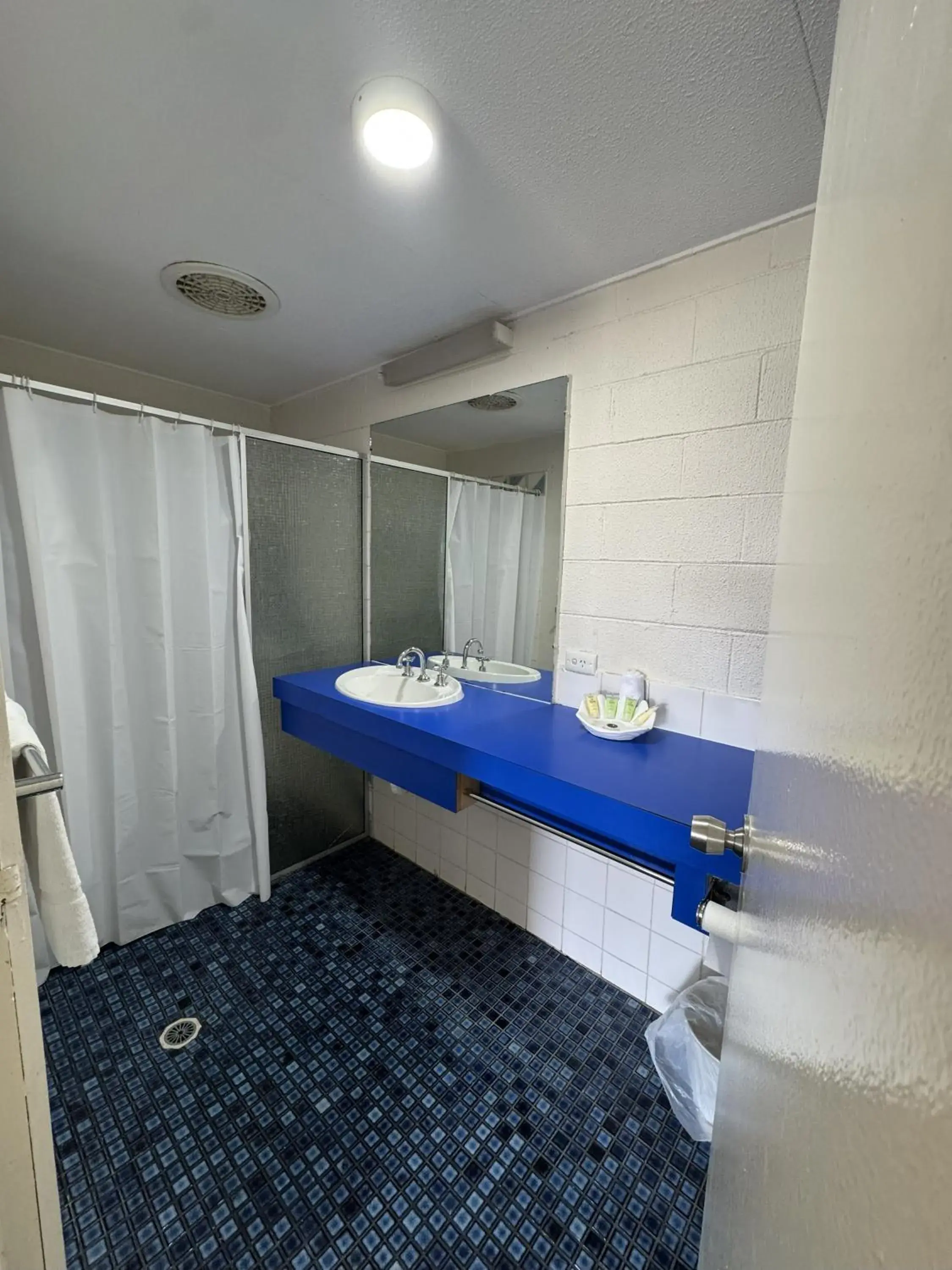 Standard Twin Room in LaTrobe Motel Morwell Standard Twin Room in LaTrobe Motel Morwell