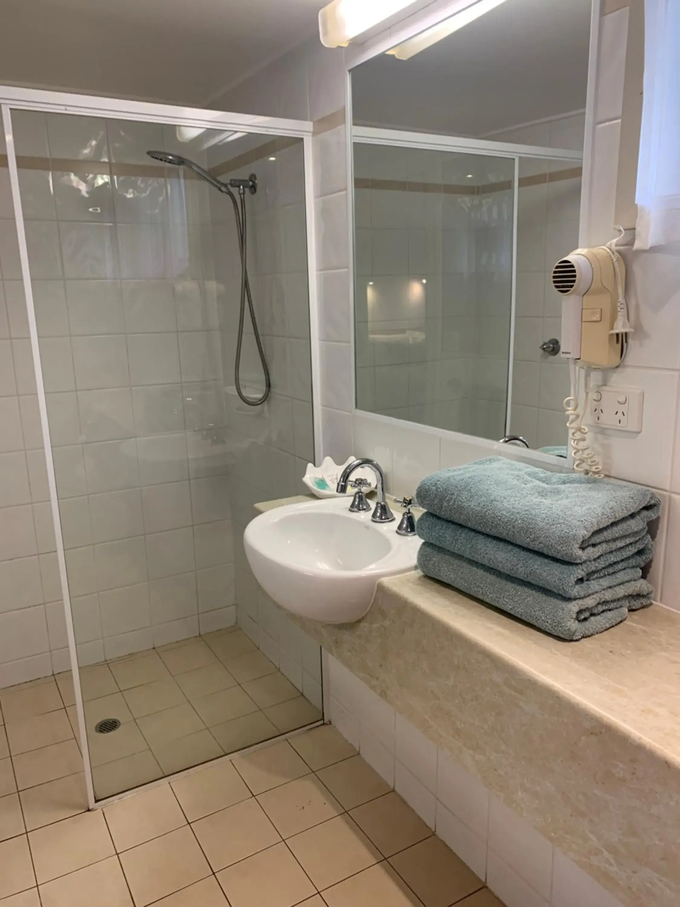 Standard Twin Room in LaTrobe Motel Morwell Standard Twin Room in LaTrobe Motel Morwell