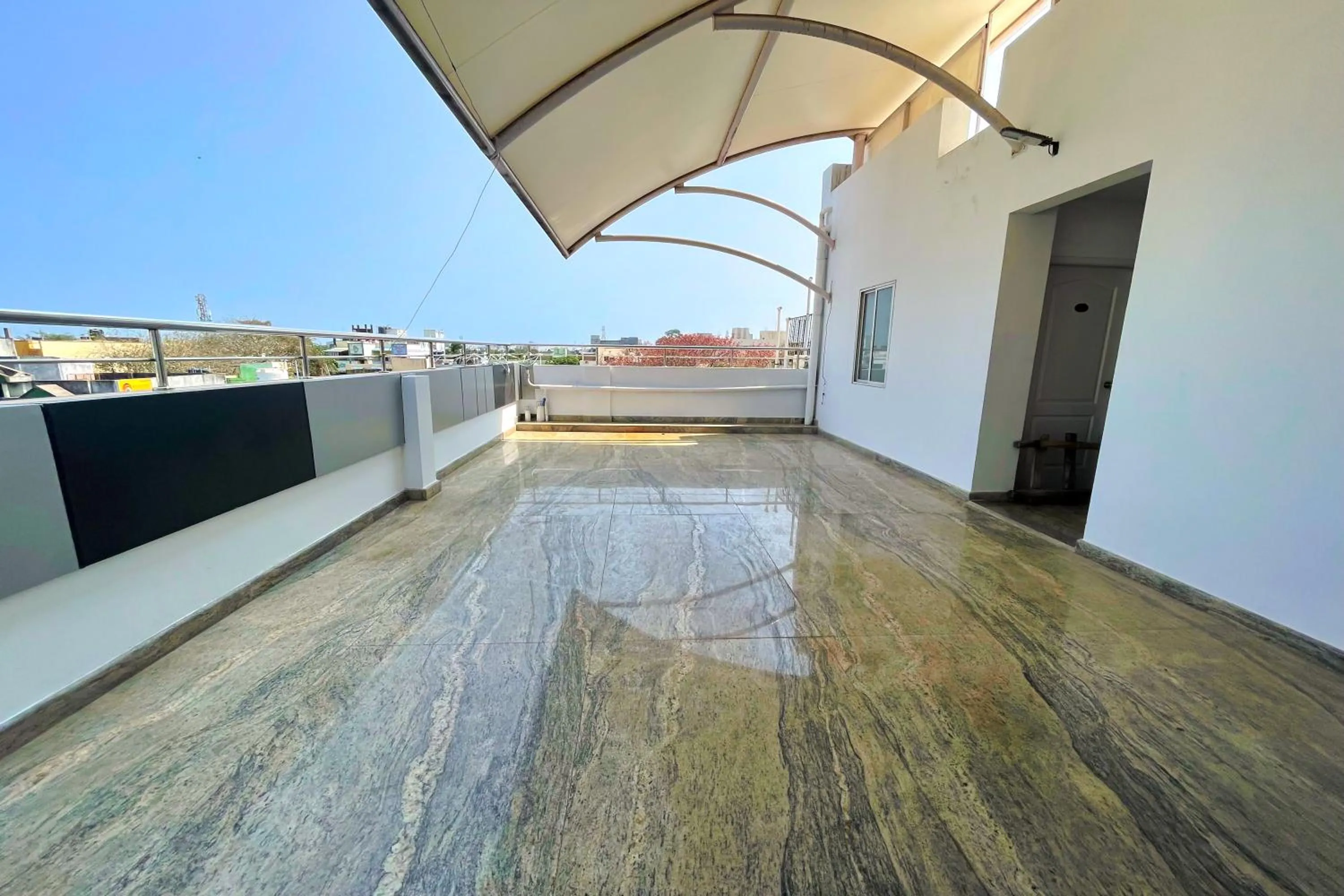 Balcony/Terrace in K11 Express - Opp Express Avenue