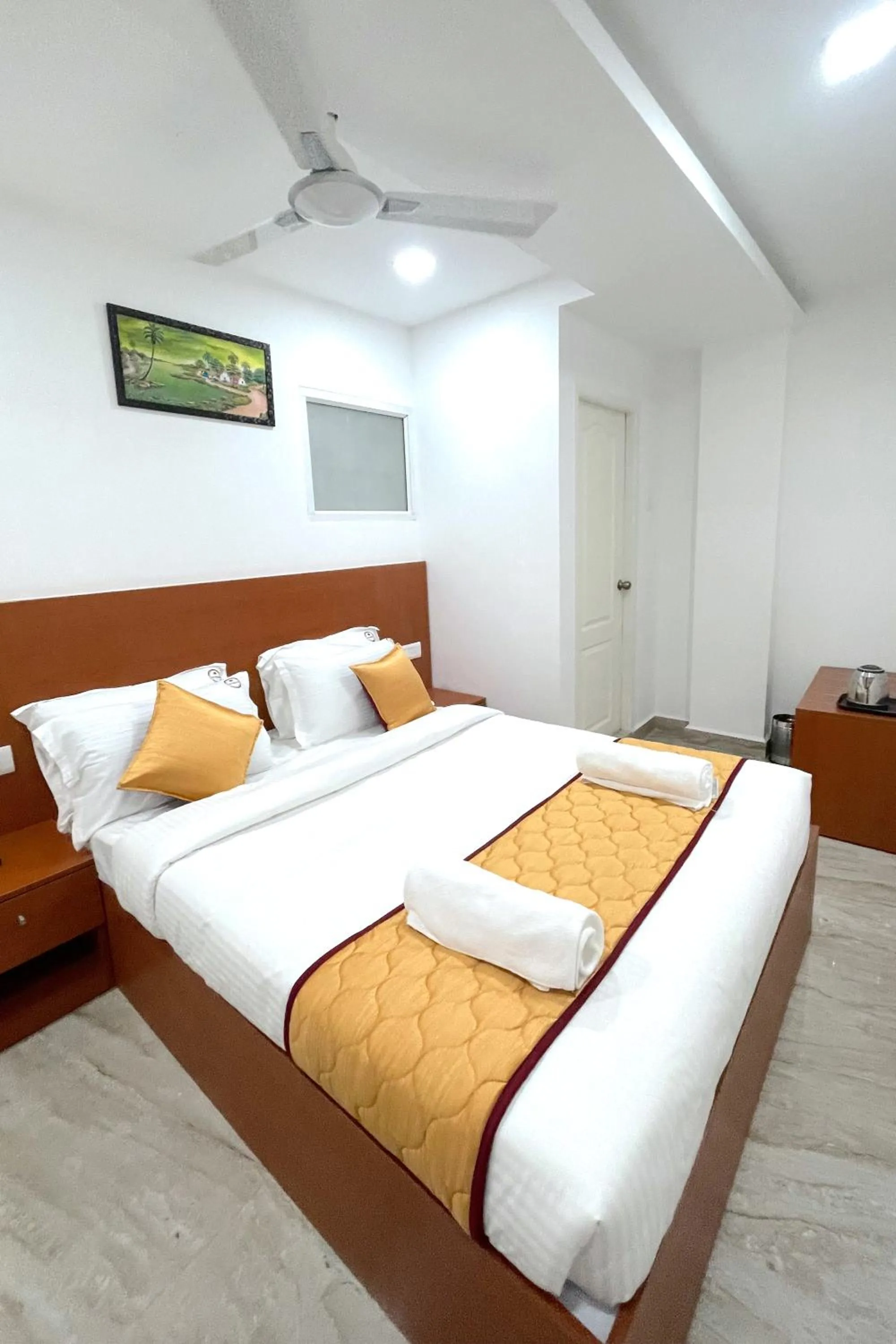 Bed in K11 Express - Opp Express Avenue