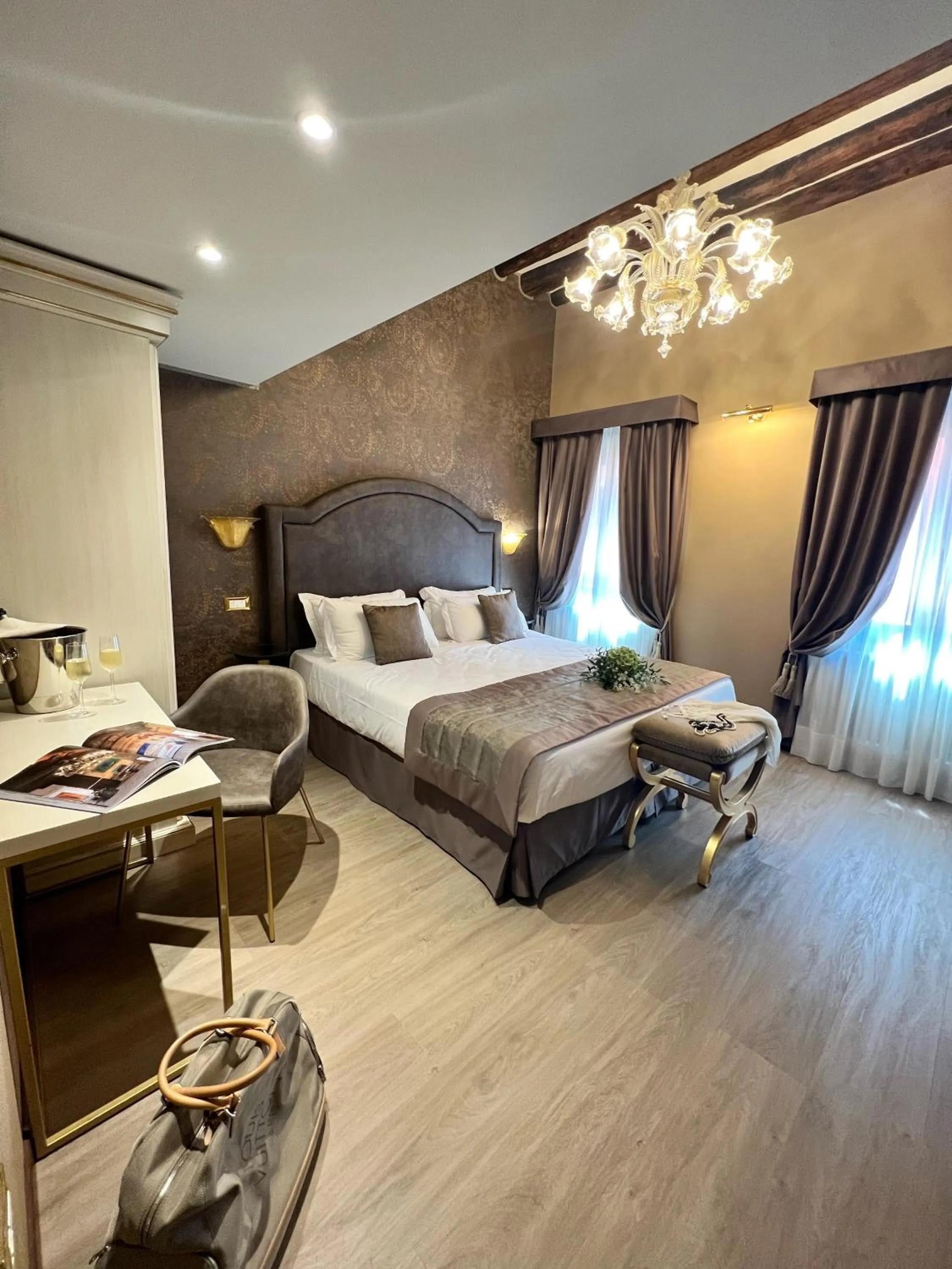 Photo of the whole room, Bed in Cà Dell'Arte Palace