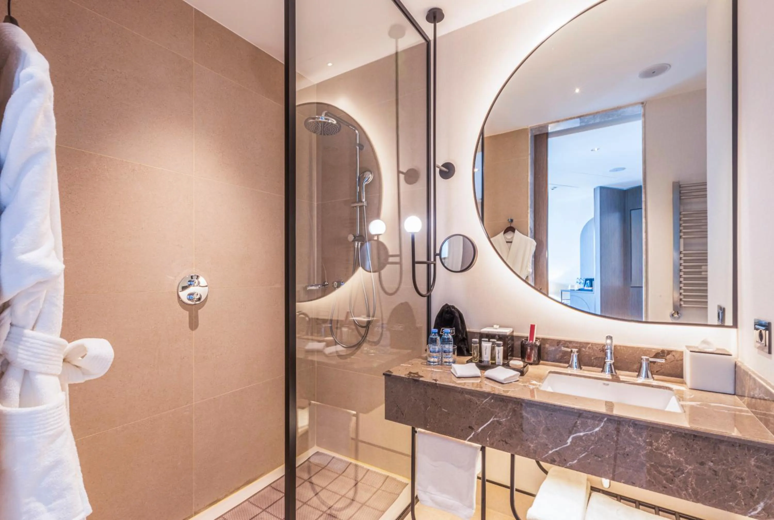 Shower in Savitsky Plaza