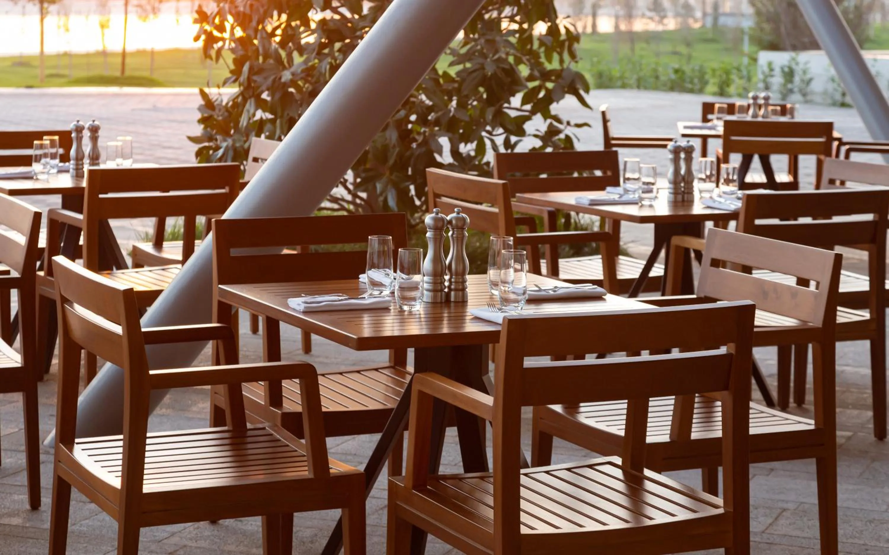 Restaurant/places to eat in Savitsky Plaza