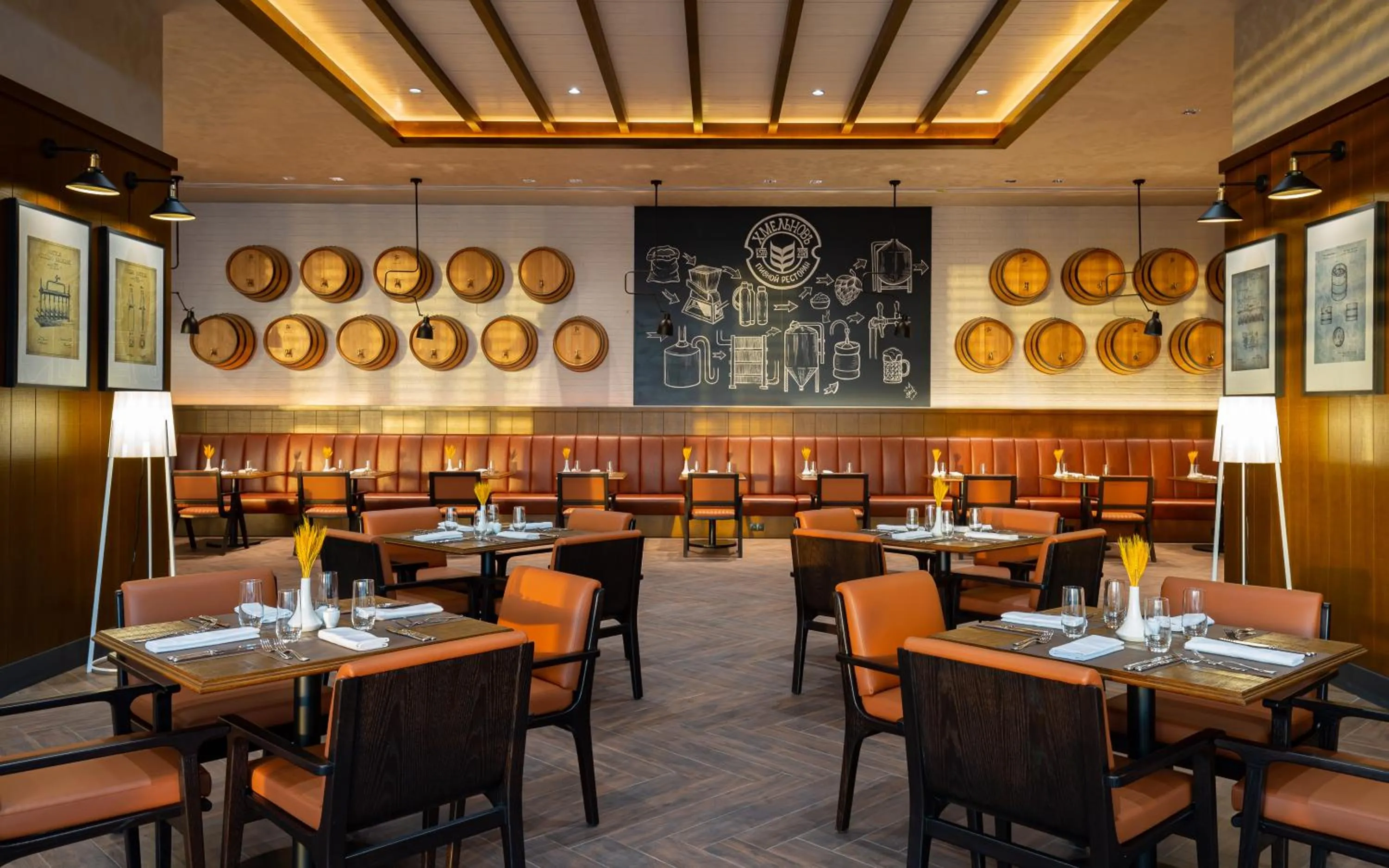 Restaurant/places to eat in Savitsky Plaza