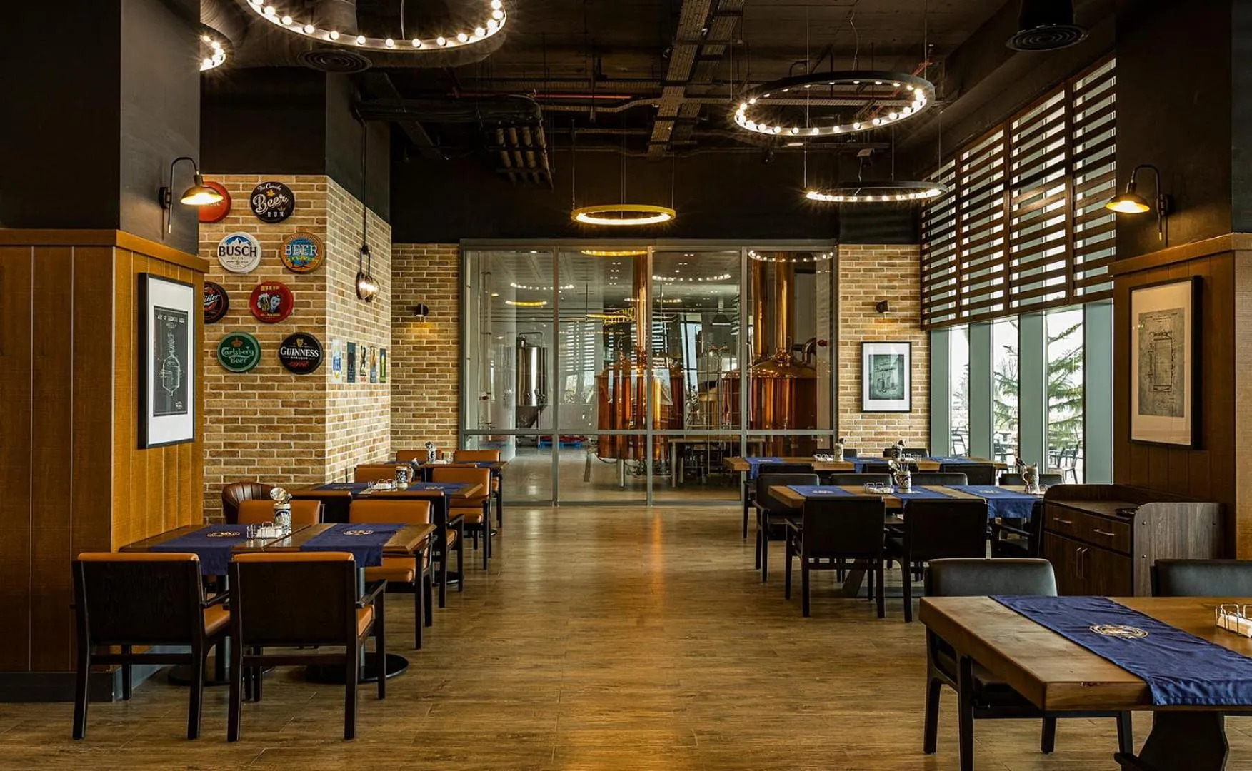 Breakfast in Savitsky Plaza