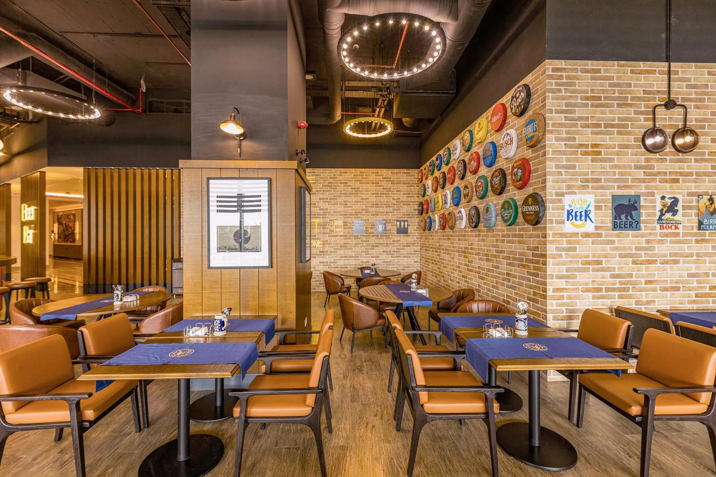 Restaurant/places to eat in Savitsky Plaza