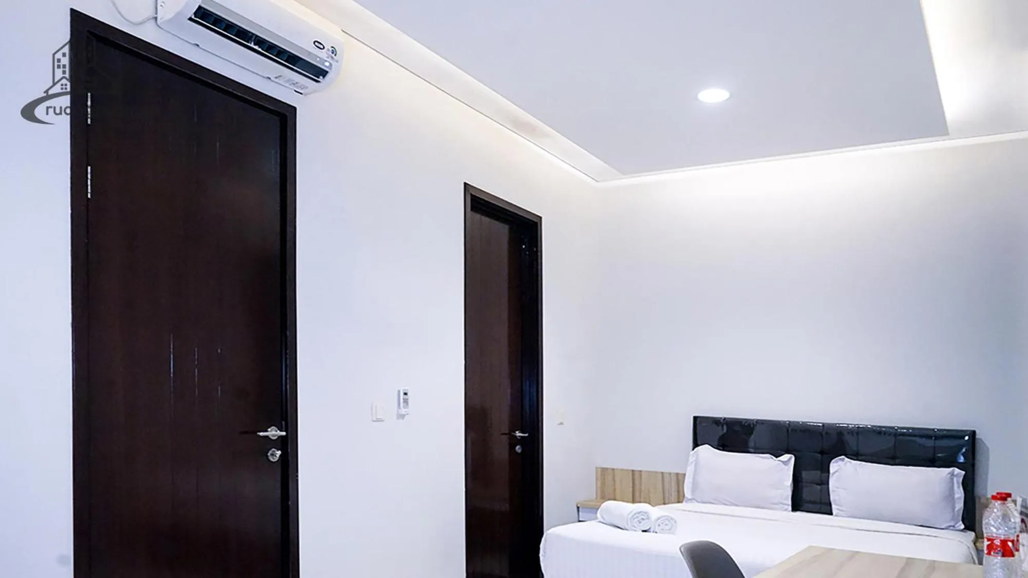 Photo of the whole room, Bed in Regentown Near ICE BSD