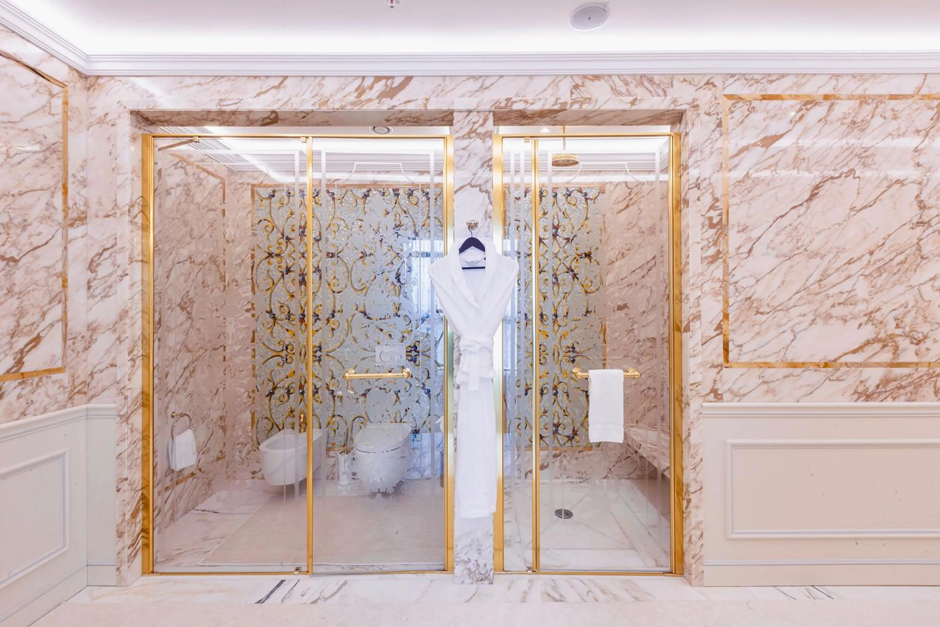 Shower in Silk Road by Minyoun