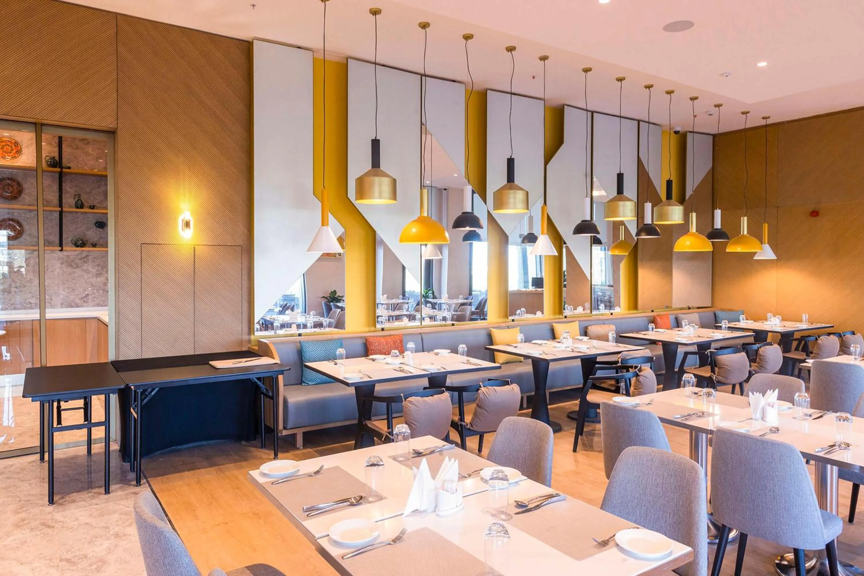 Restaurant/places to eat in Hilton Garden Inn Samarkand Sogd