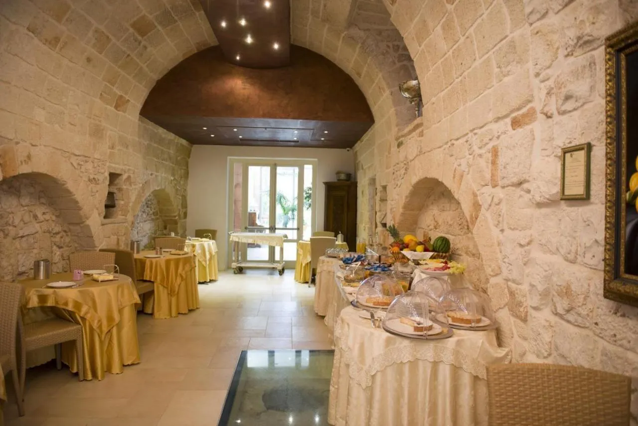 Lounge or bar in San Tommaso Hotel