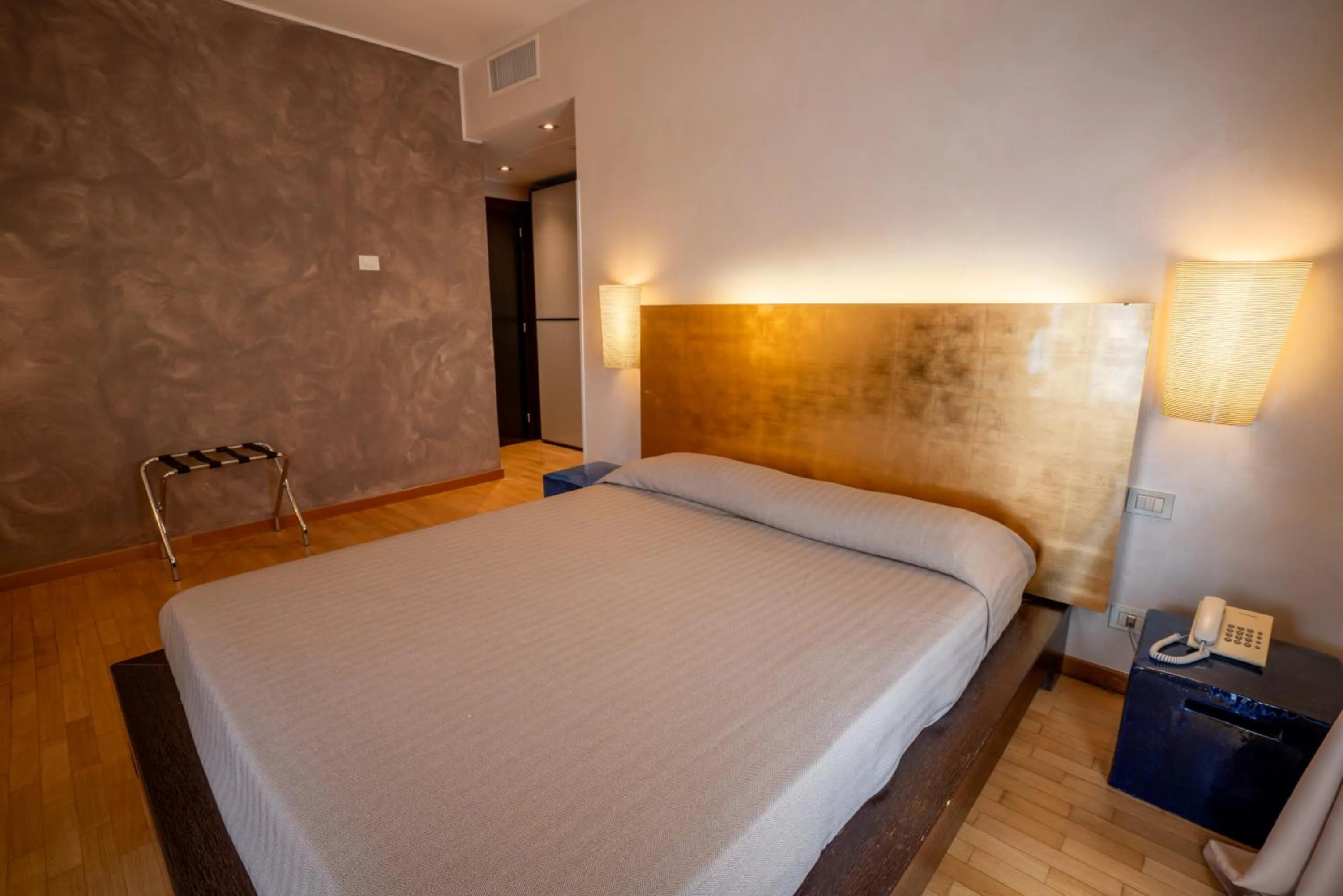 Bed in San Tommaso Hotel