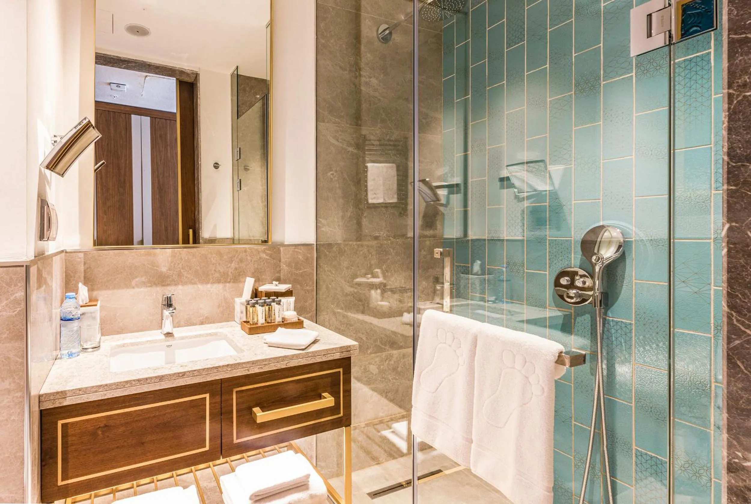 Shower in Wellness Park Hotel Turon