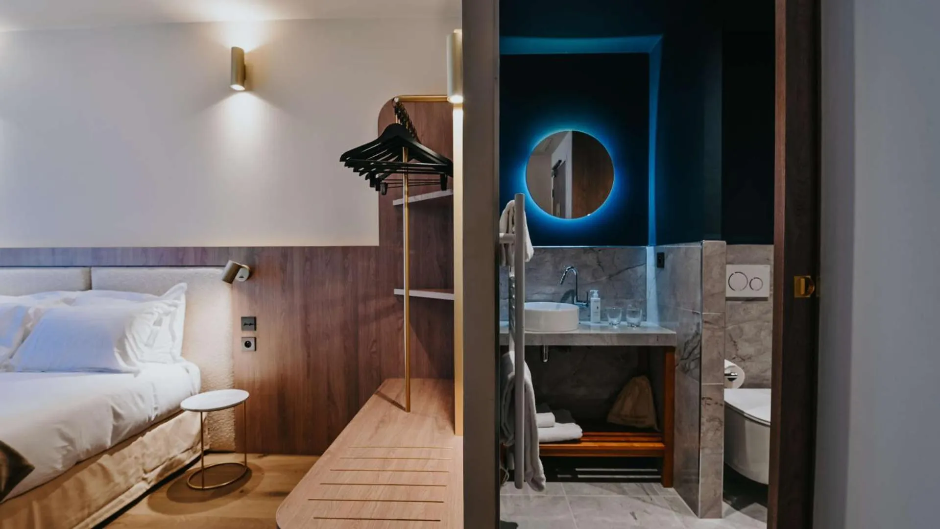 Bed in Keystone Hôtel & Spa