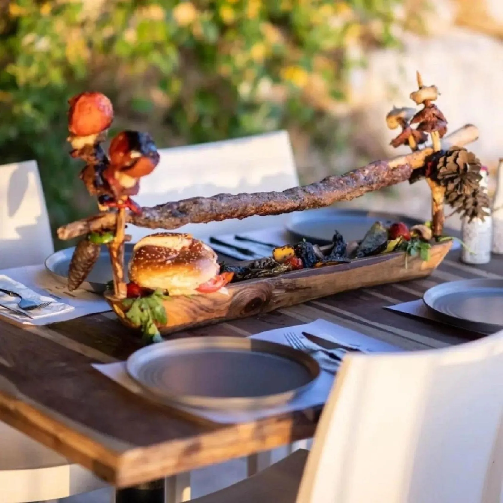 Restaurant/places to eat in Lifta Boutique Hotel & Spa