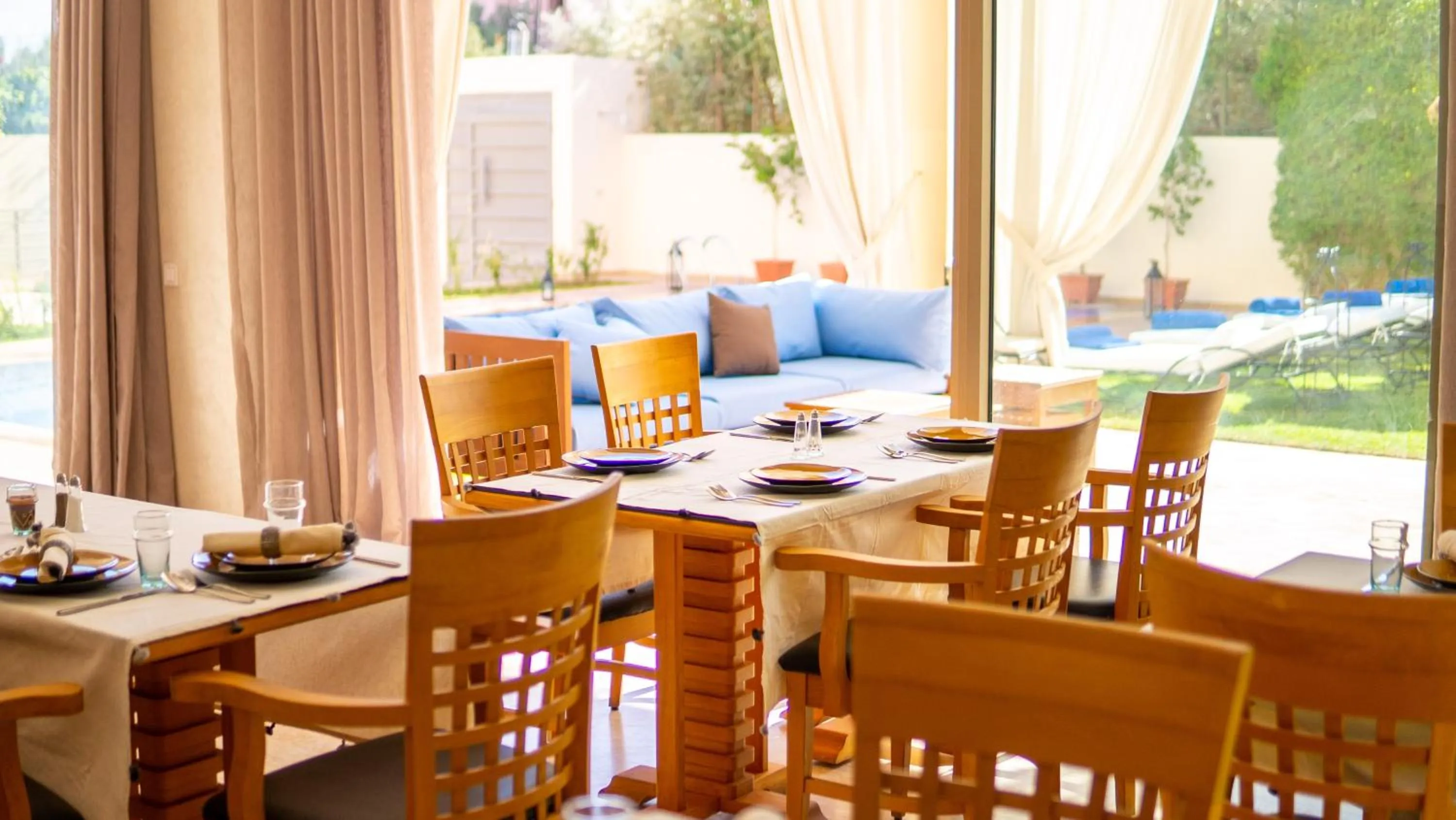 Restaurant/places to eat in Riad villa saphir & SPA