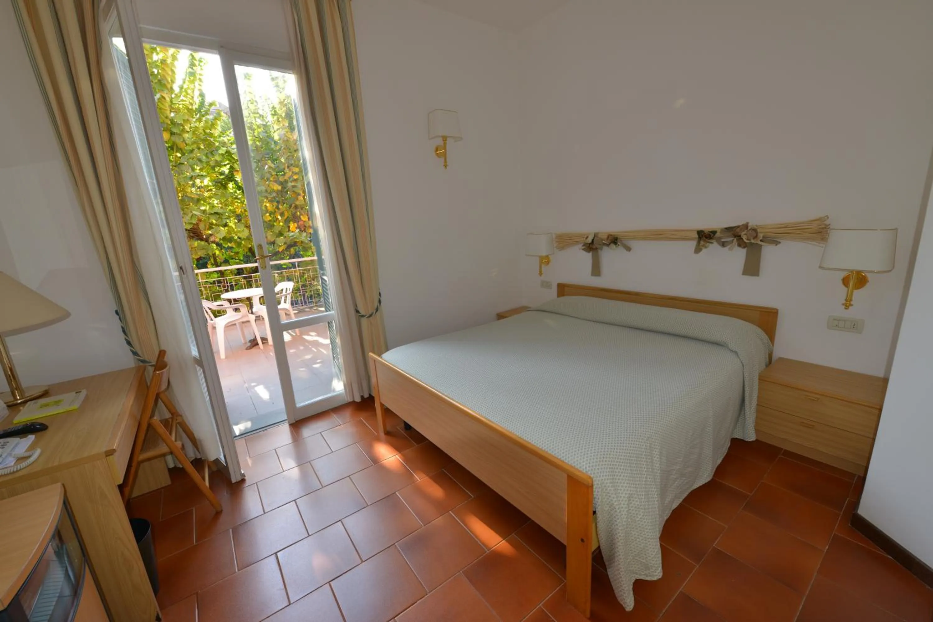 Day, Bed in Hotel Clelia