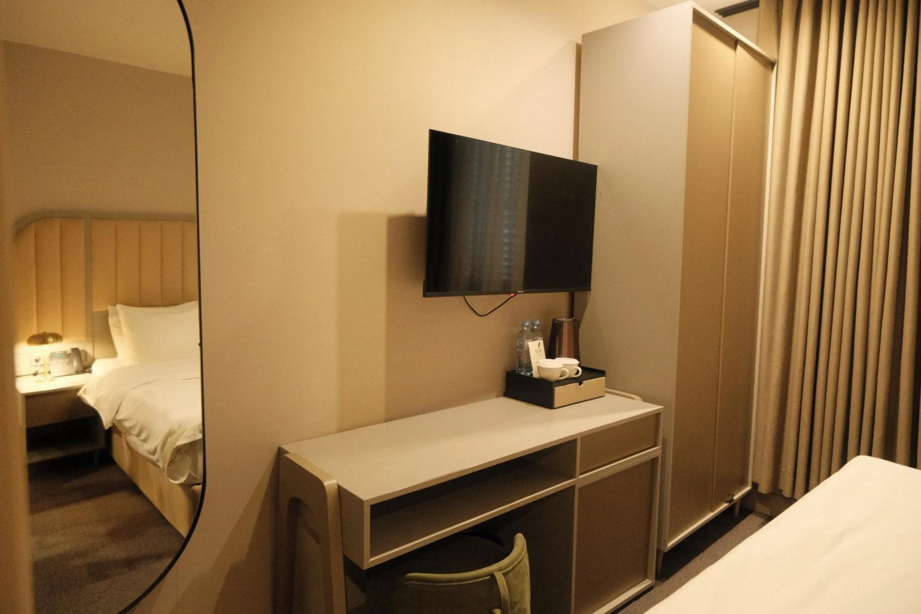TV and multimedia, Bed in STROFI Boutique Hotel