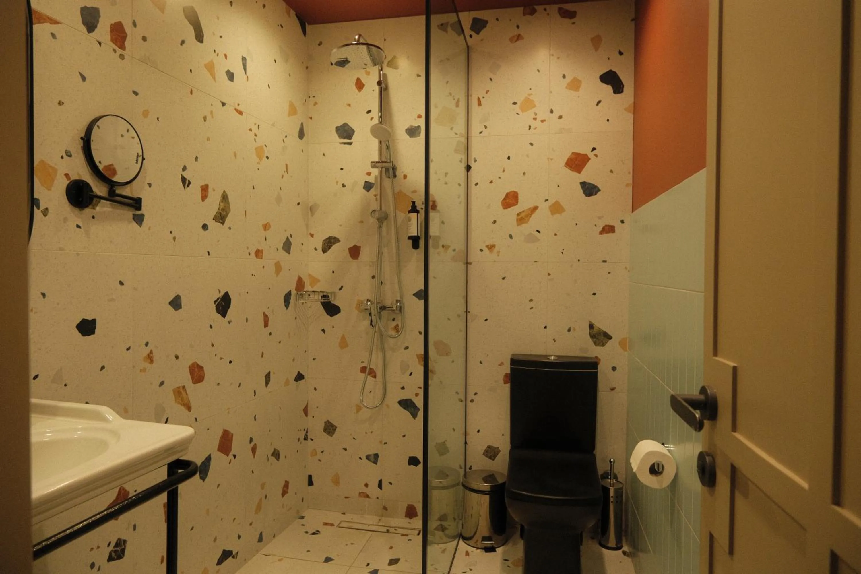 Shower in STROFI Boutique Hotel